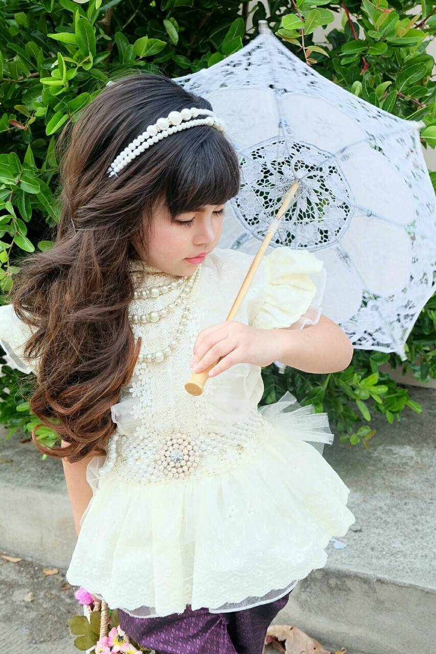 ชุดไทยเด็กหญิง เสื้อลูกไม้กับโจง