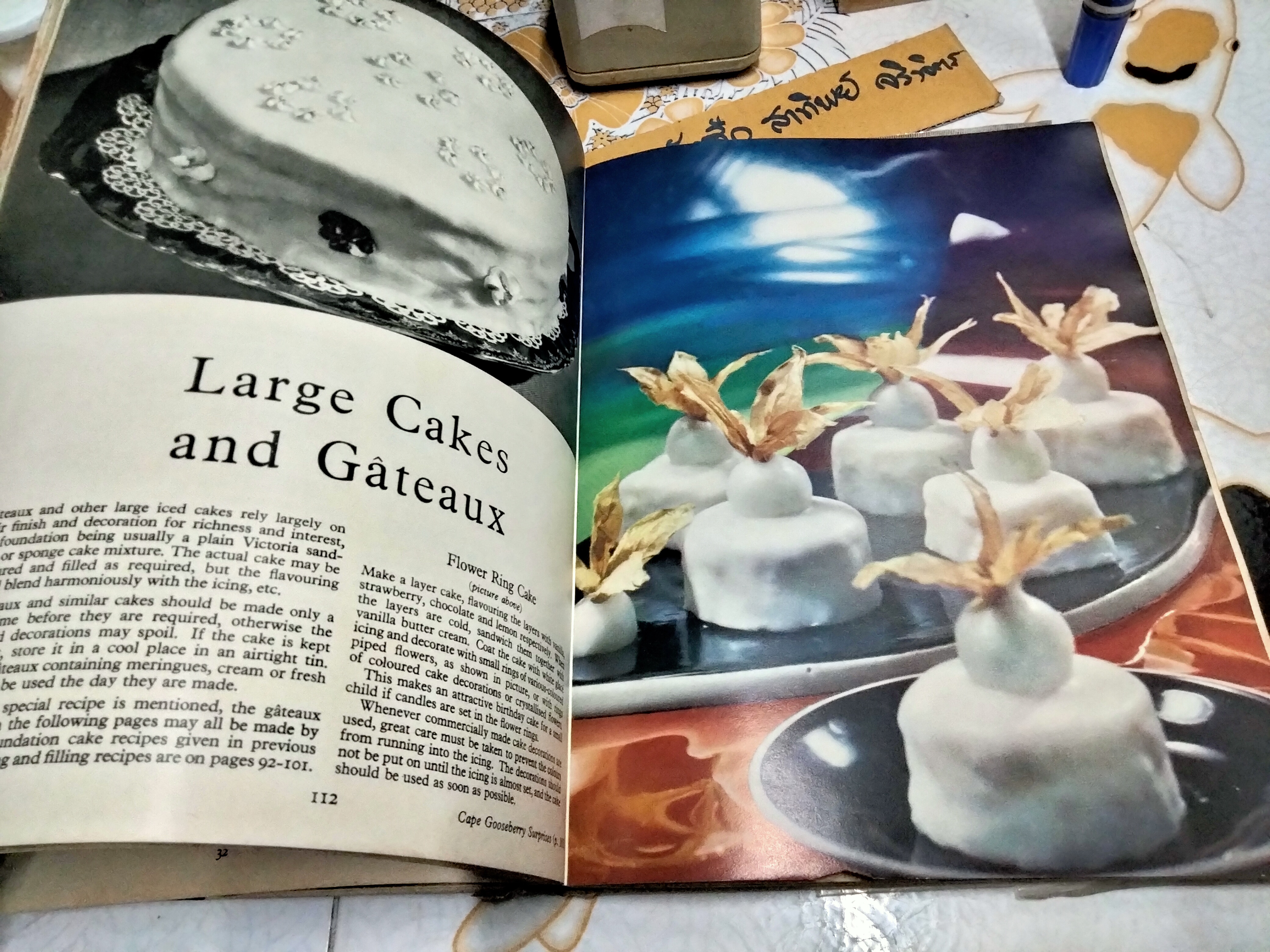 GOOD HOUSEKEEPING'S - CAKES & PASTIES FIRST PUBLISHED 1960, LOOK VINTAGE **สินค้าหมด**