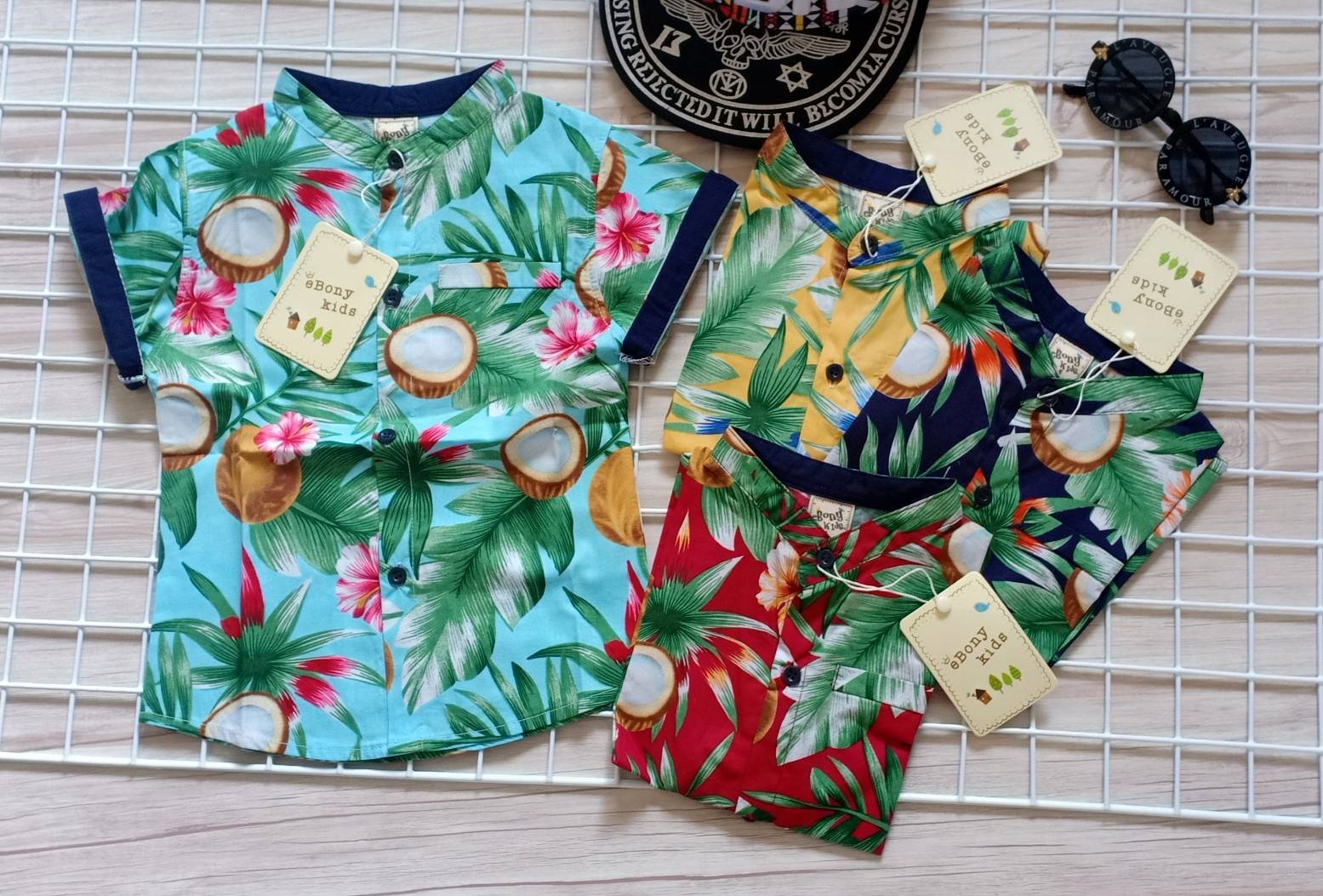 เสื้อเชิ้ตเด็กสดใส ลายมะพร้าว