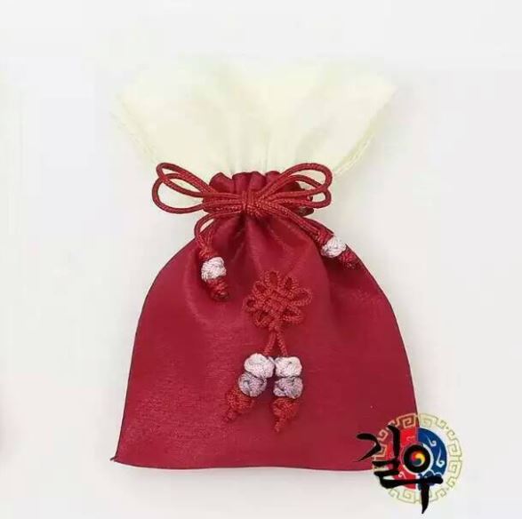 กระเป๋าเกาหลี กระเป๋าผ้าเกาหลี ถุงผ้าใส่ของสไตล์เกาหลี 한국 전통 복주머니 한국 컬러 스트립 복주머니 선물