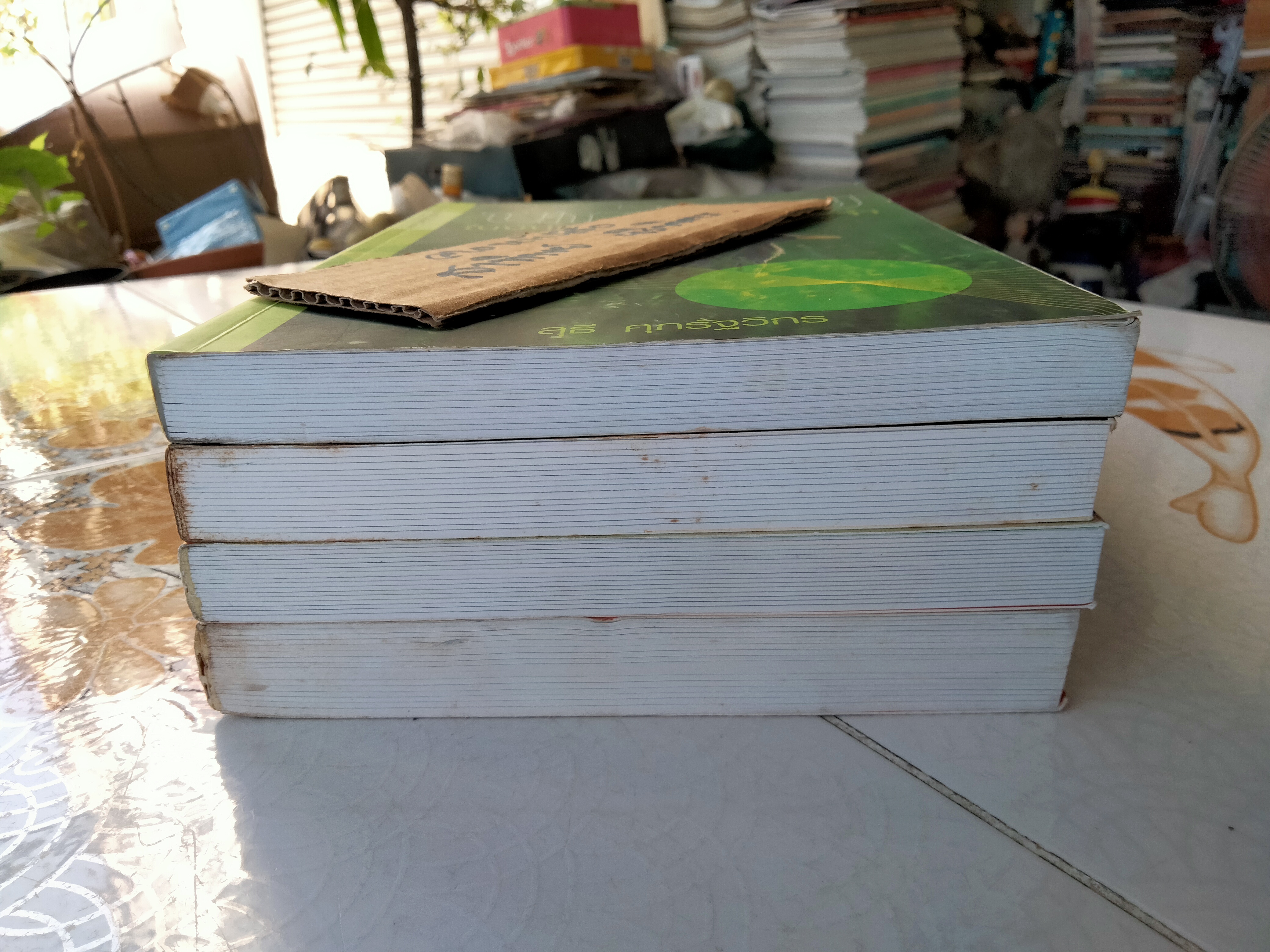 นกไทย ในบันทึกและความทรงจำ เล่ม 1-4 โดย สุธี ศุภณัฐวิกร **สินค้าหมด**