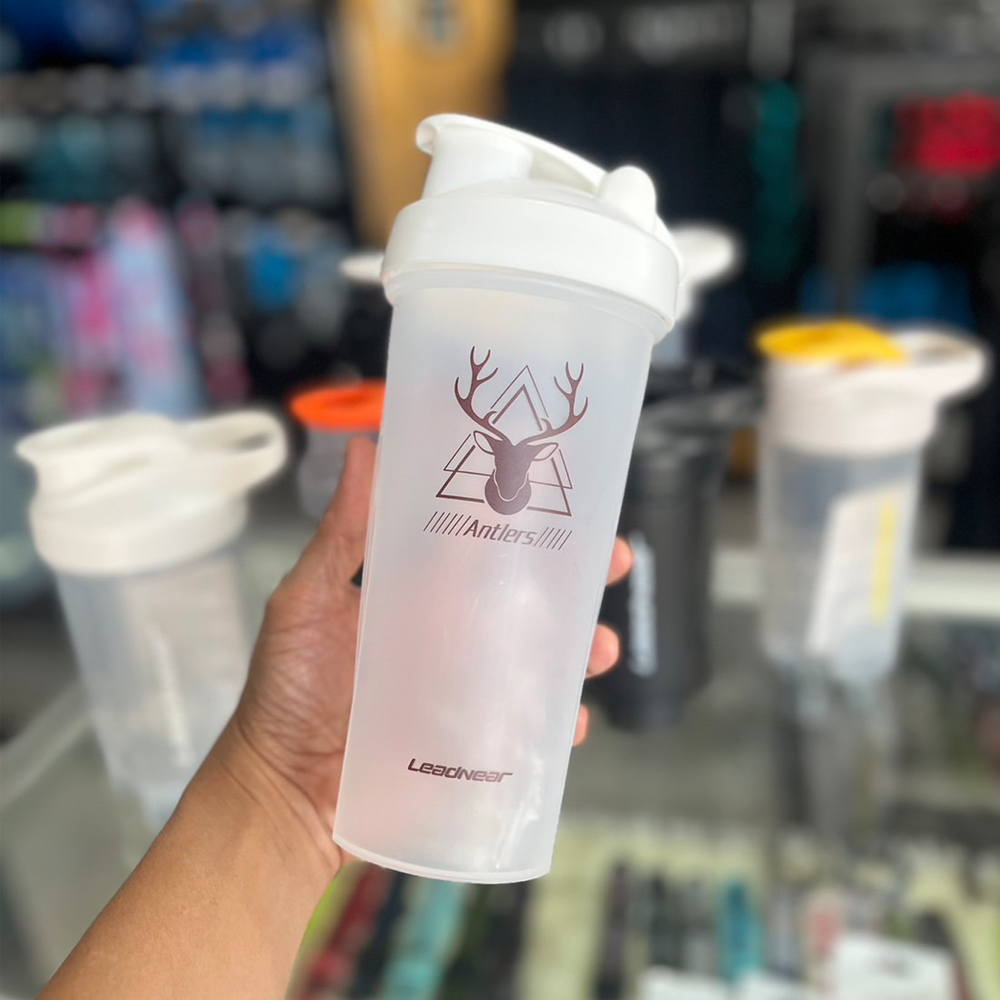 ขวดน้ำพกพาขนาด 500 600 700 ml ฟรีตะกร้อเขย่าในขวดน้ำและชุดอุปกรณ์ทำความสะอาด 1ชุด (L23)