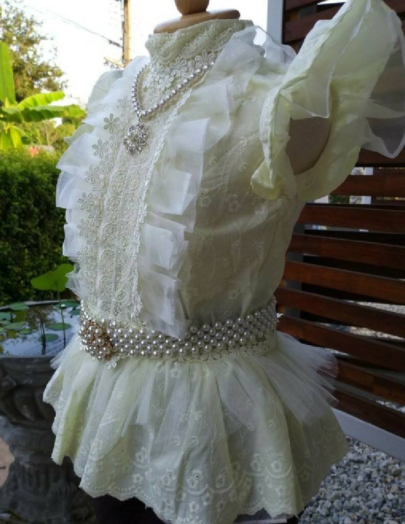 ชุดไทยเด็กหญิง เสื้อลูกไม้กับโจง