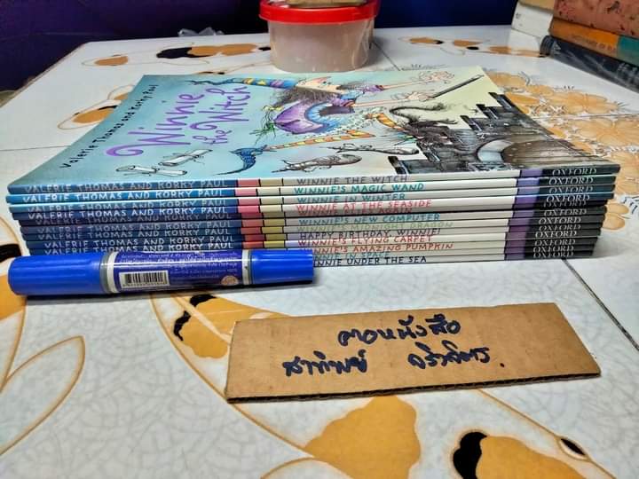 หนังสือภาพชุด Winnie the Witch Series โดย Valerie Thomas and Korky Paul สำนักพิมพ์ Oxford พิมพ์ปี 2006 **สินค้าหมด**