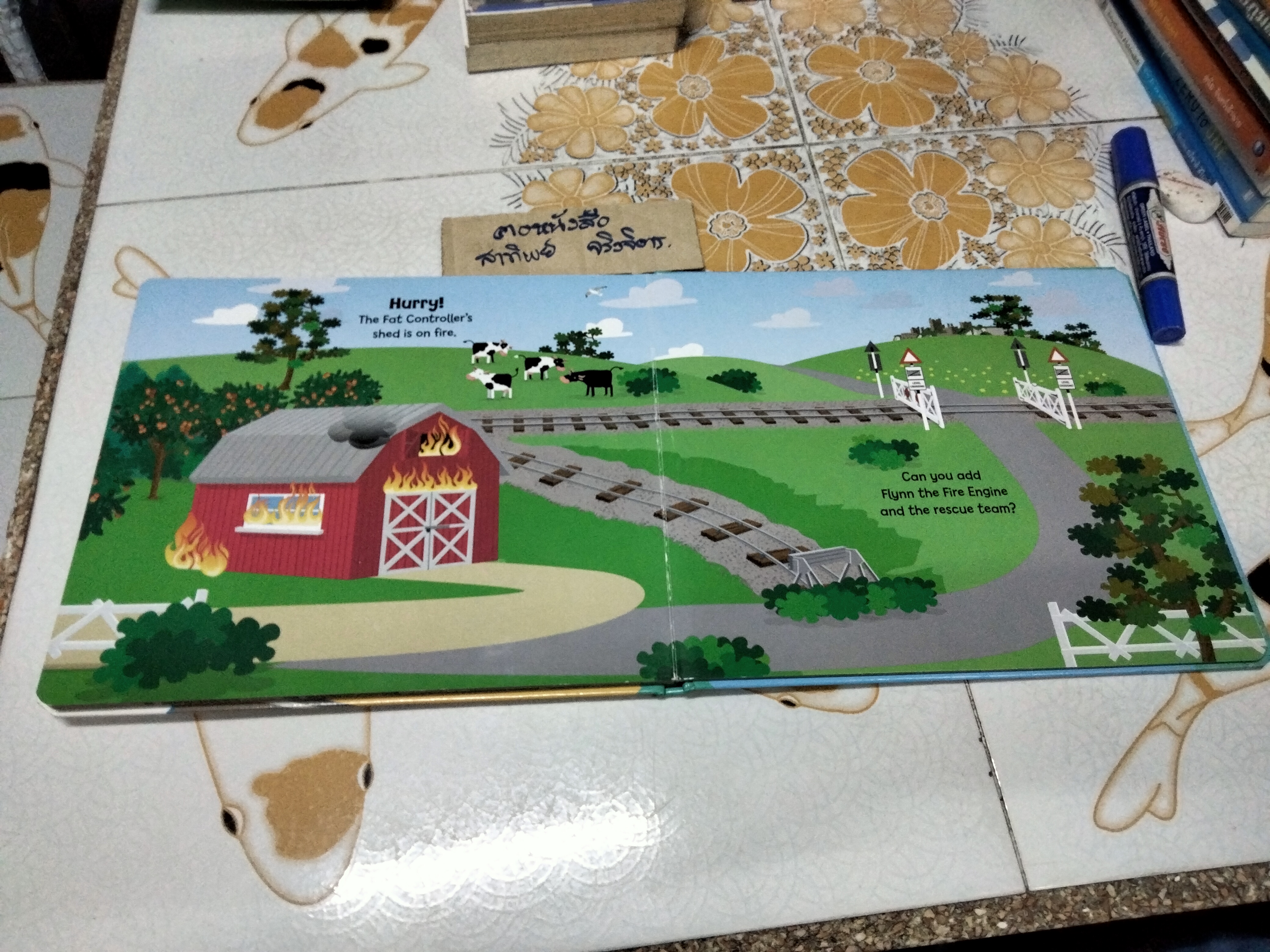 หนังสือโทมัส Thomas and friends - Magnet book ENGINES TO THE RESCUE ! ตัวแม่เหล็กมีแค่ 5 ชิ้น (ครบชุด 10 ชิ้น)