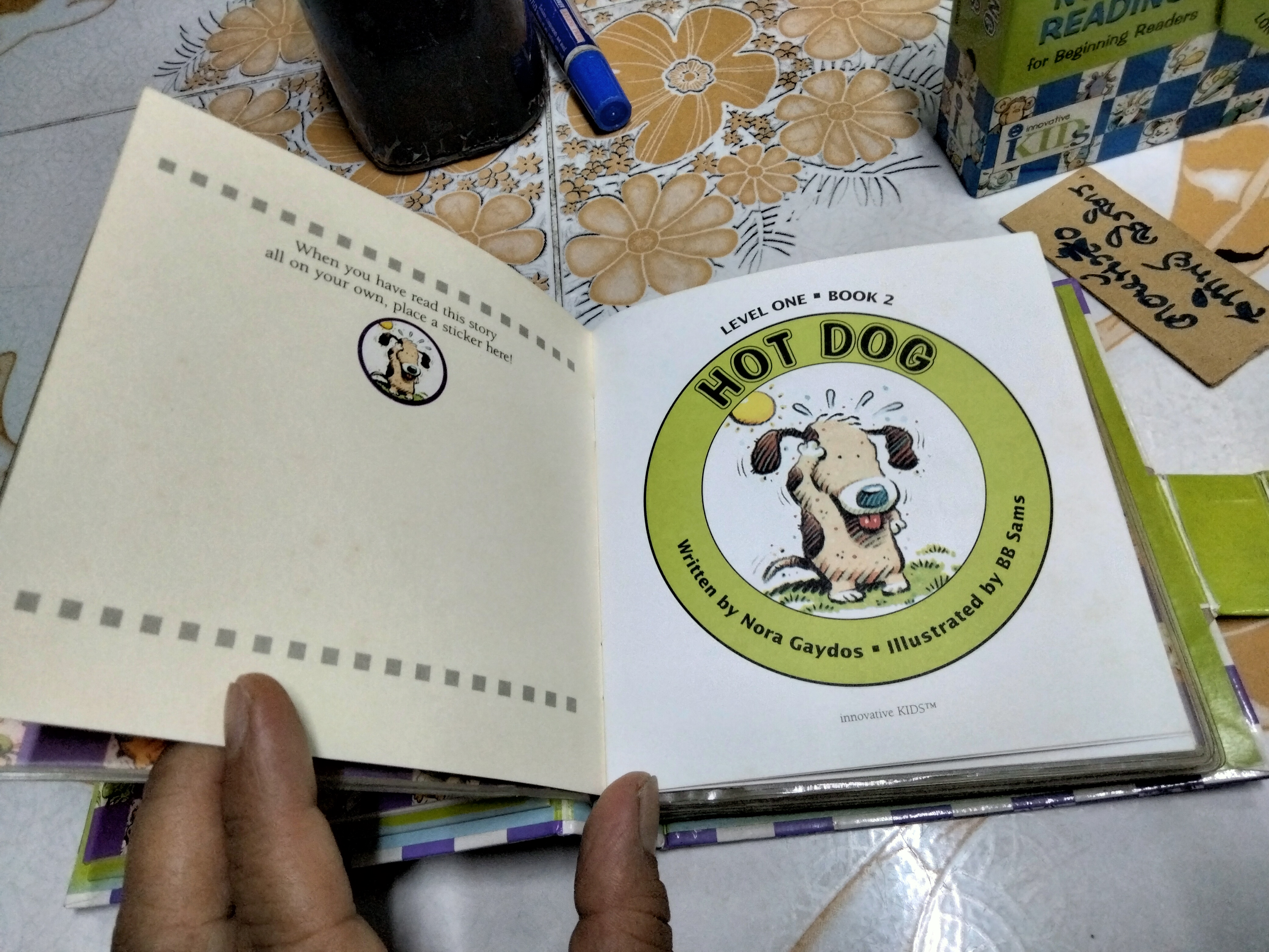 NOW I'M READING FOR BEGINNING READERS. (ขายรวม 2 เล่ม) LEVEL 1 - AMAZING ANIMALS / LEVEL 2 - ANIMAL ANTICS