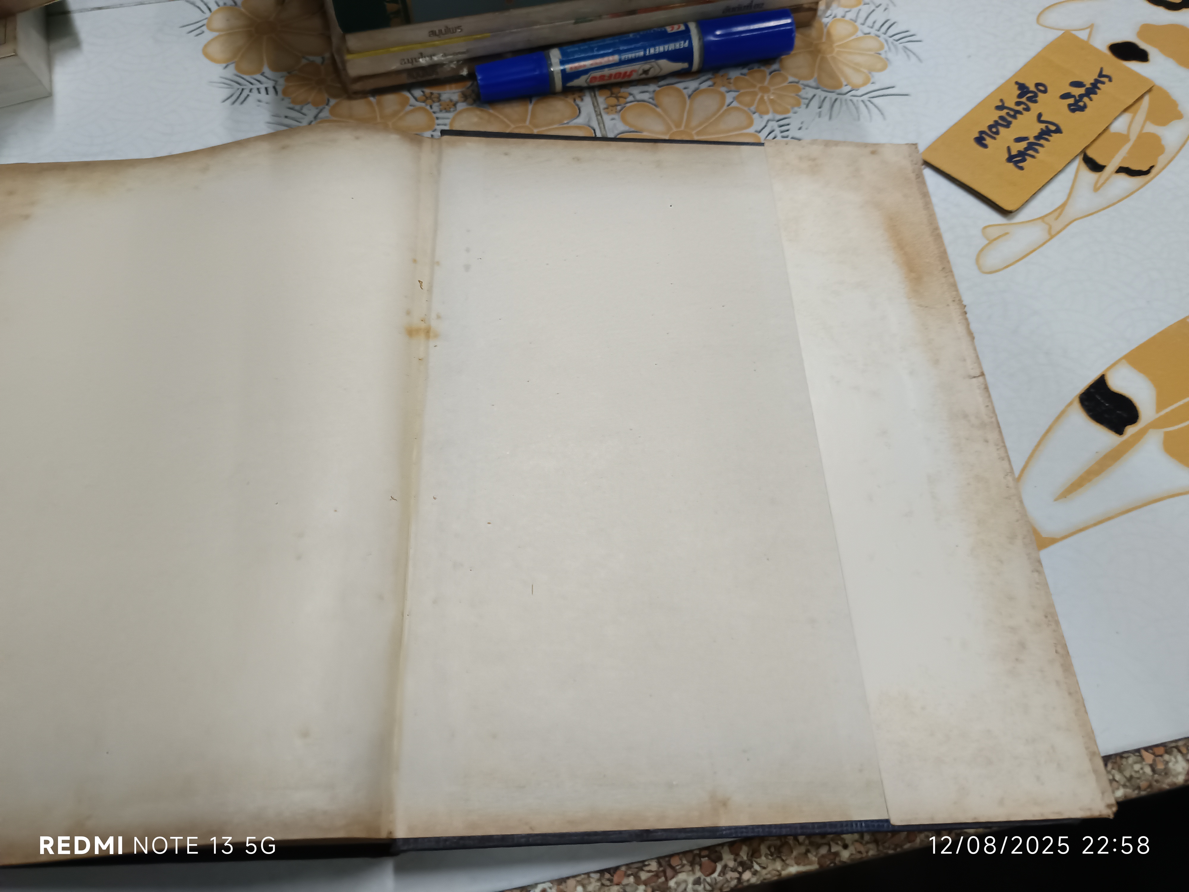 ตำราจัดดอกไม้สด ไทย - ญี่ปุ่น ฉบับมาตรฐาน โดย "สุวรรณา ศรีเพ็ญ" พิมพ์ครั้งที่ 3/2517