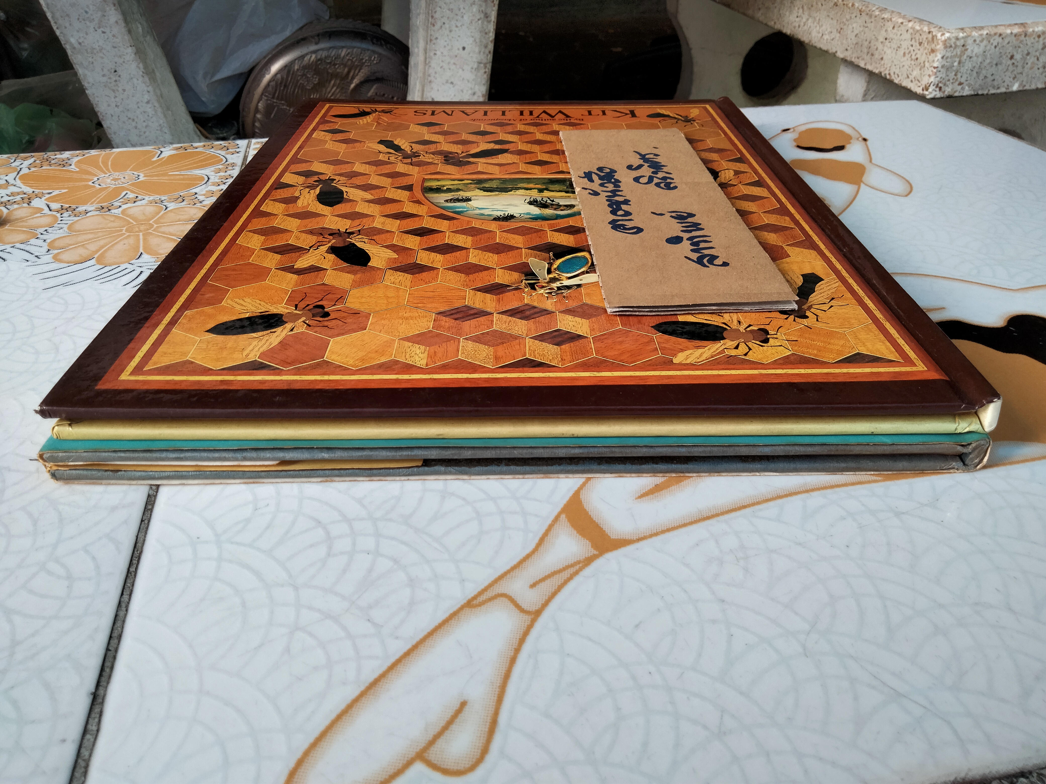 MASQUERADE และผลงานของ KIT WILLIAMS อีก 1 เล่ม (ขายรวม 2 เล่ม)