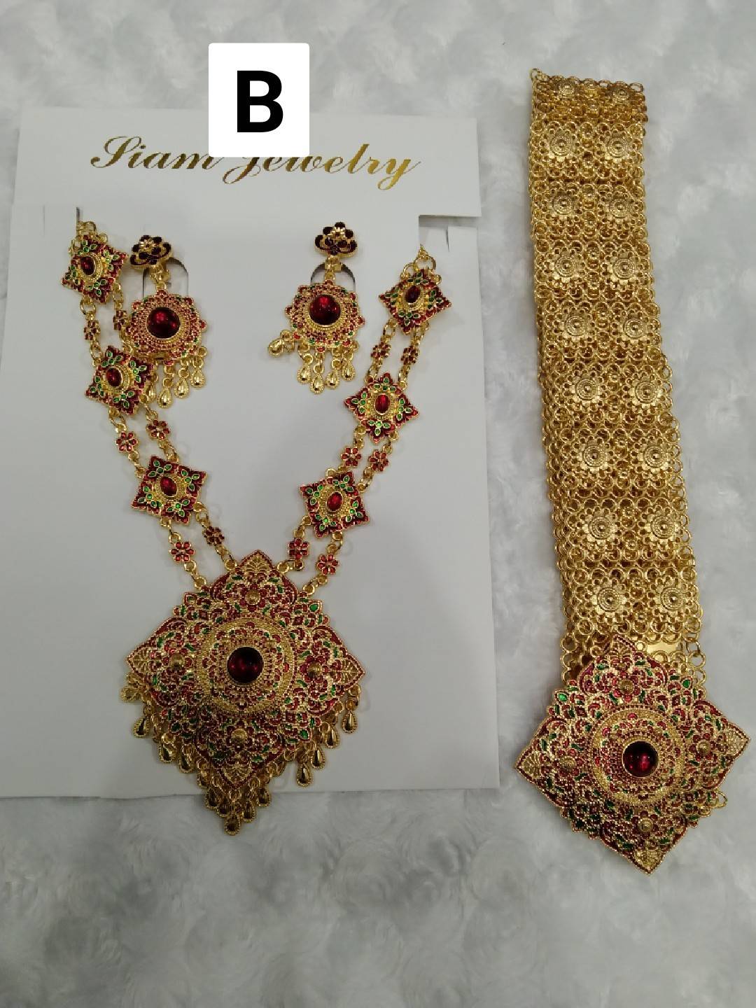 เครื่องประดับชุดไทยเด็ก มีหลายรายการนะคะ