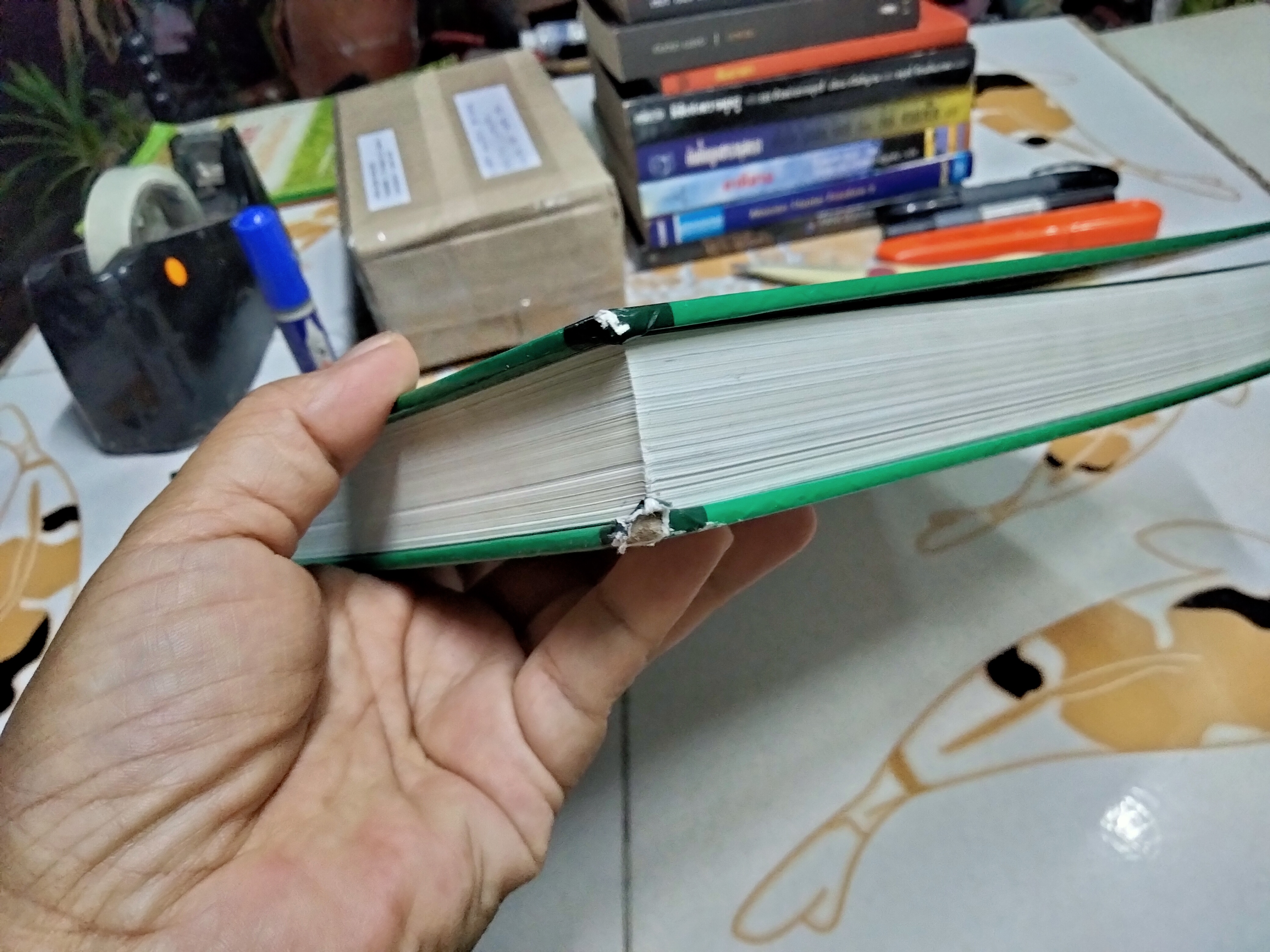 The Illustrated Directory of Beer -.A Beer lover's Guide to over 1, 500 Brews from Iconic Breweries to Artisan Beermakers **สินค้าหมด**