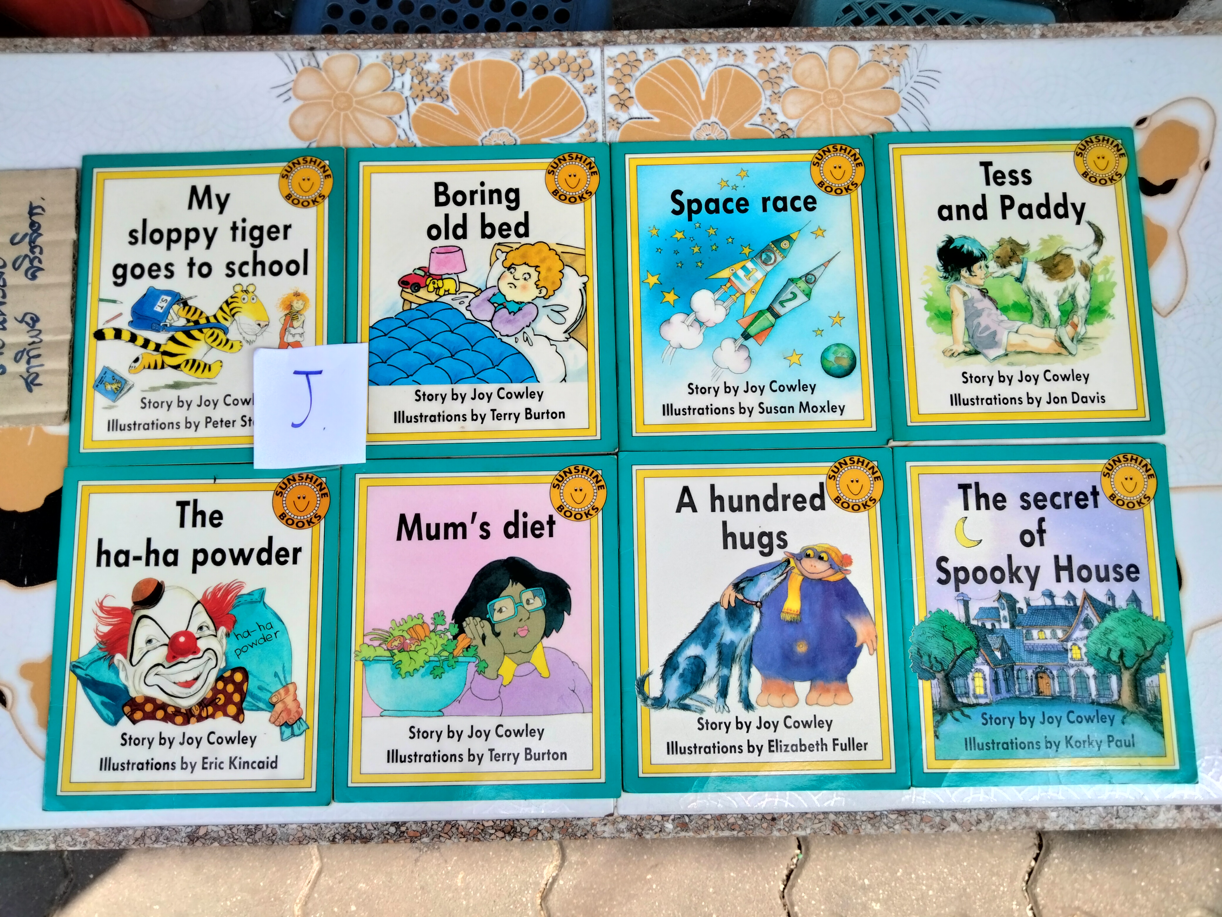 Sunshine Books (level 1 - มีแค่ 64 เล่มจาก 80 เล่ม/ชุด)) - Story by Joy Cowley First Published 1986 หนังสือนิทานภาษาอังกฤษ สำหรับเด็ก อ่านง่าย **สินค้าหมด**