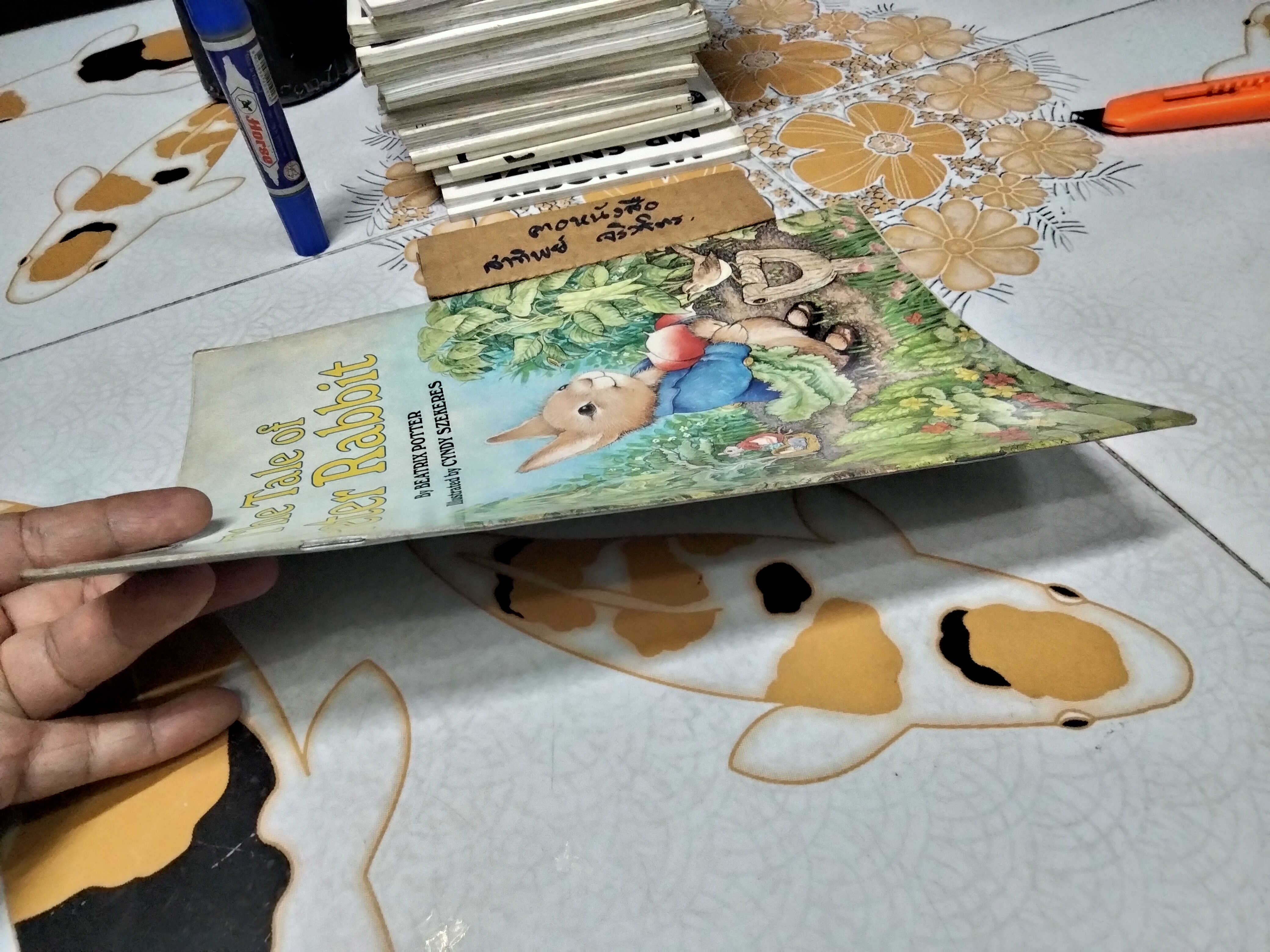 The Tale of Peter Rabbit By Beatrix Potter Illustrated by Cyndy Szekeres. A Golden Book