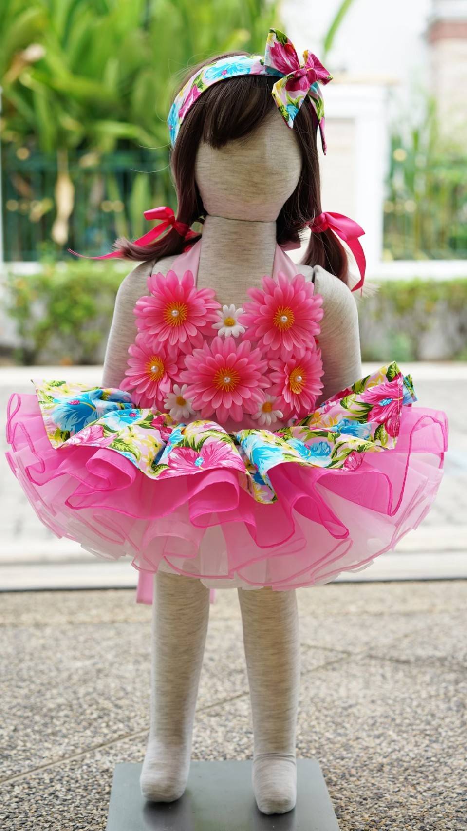 ชุดกระโปรงเด็กหญิง แต่งดอกแจ่มๆ