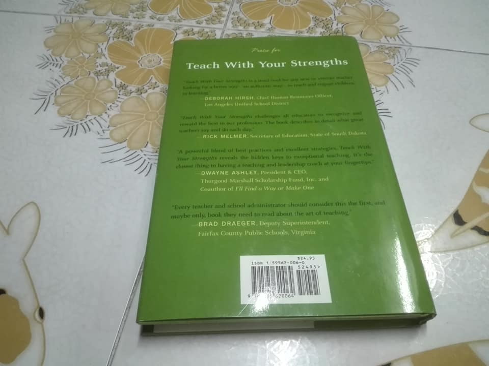 Teach With Your Strengths : How Great Teachers Inspire Their Students (ฉบับภาษาอังกฤษ)