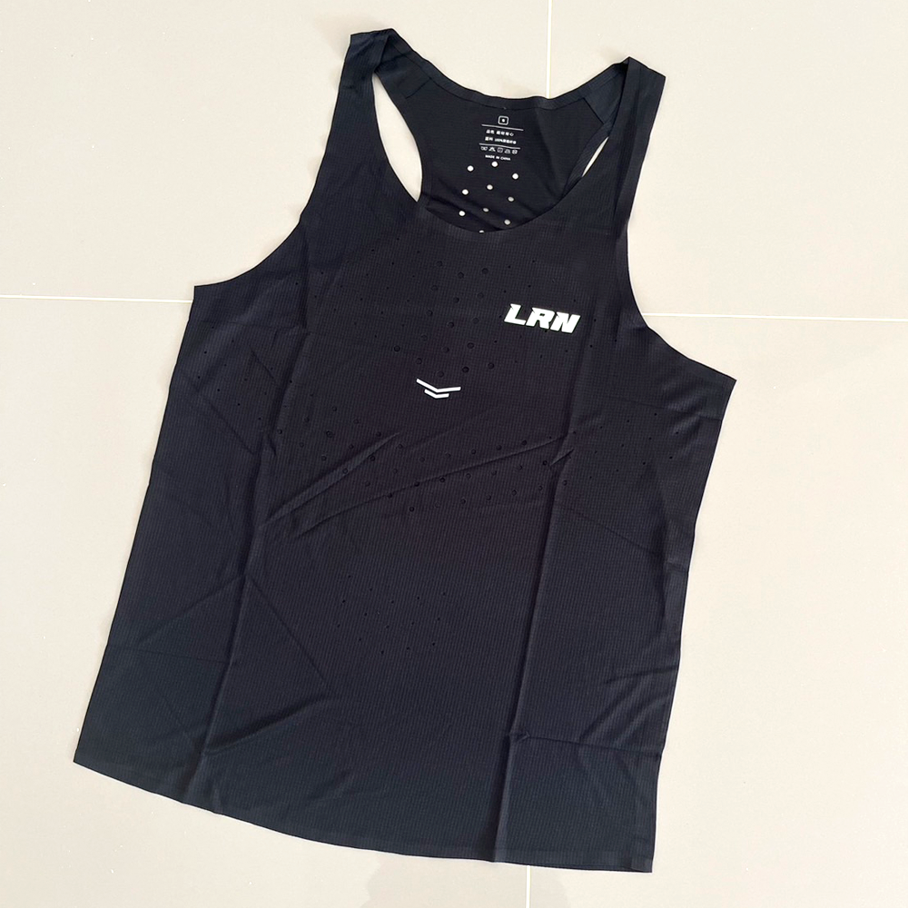 เสื้อกล้ามวิ่ง ชาย หญิง คอกลมน้ำหนักเบา 90 กรัม ใส่สบาย ใยผ้าคุณภาพสูง ไม่อมเหงื่อแห้งเร็ว (S30)