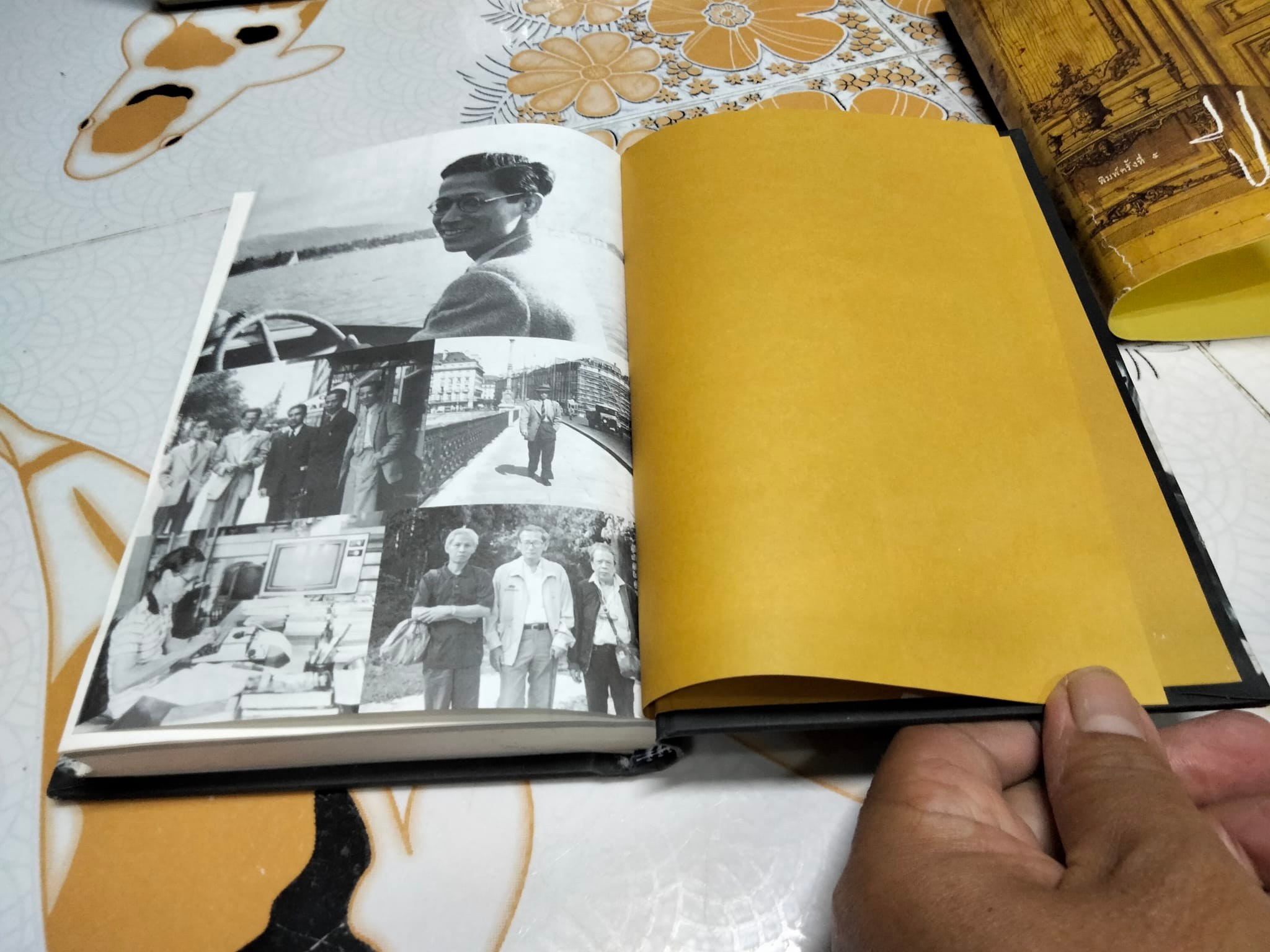 ปีศาจ (ปกแข็ง) เสนีย์ เสาวพงศ์ ** หนังสือตำหนิโดนน้ำ ตัวเล่มเป็นลอน มีคราบน้ำ