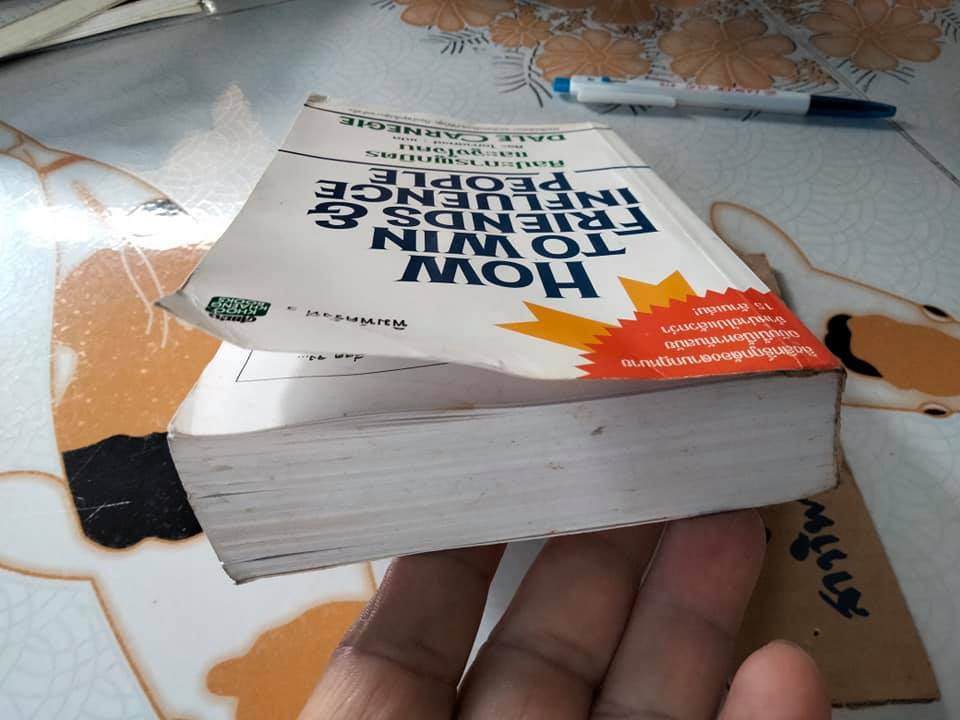 ศิลปะการผูกมิตรและจูงใจคน (How To Win Friends & Influence People) Dale Carnegie เขียน , ศิระ โอภาสพงษ์ แปล **สินค้าหมด**