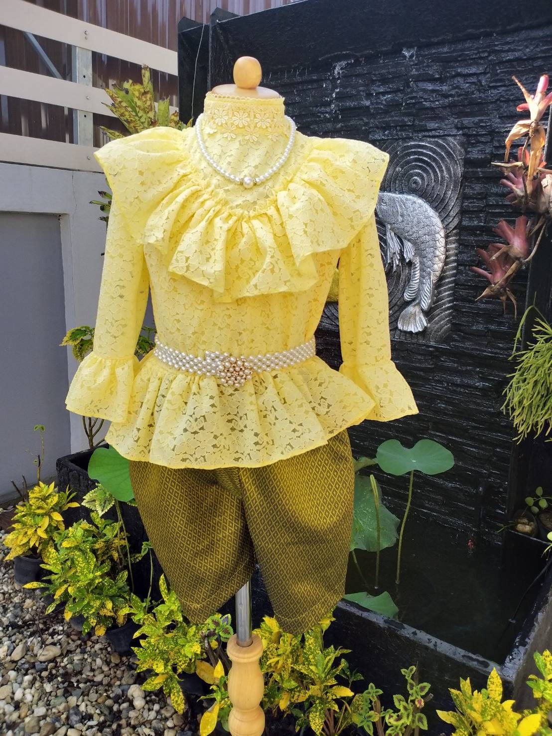 ชุดไทยเด็กหญิง รัชกาลที่ 5 ลูกไม้แขนยาว