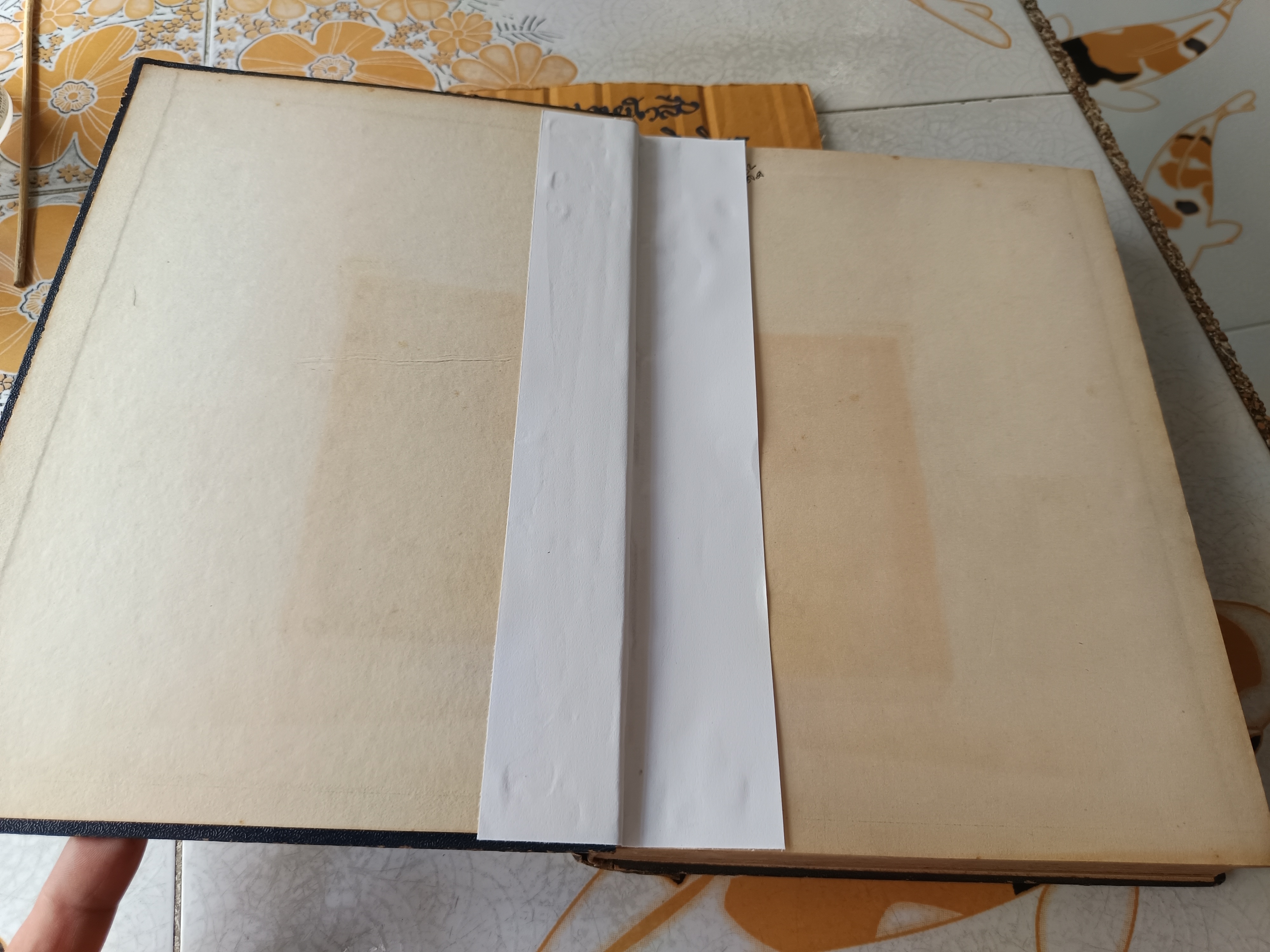 ไวยากรณ์ภาษาญี่ปุ่น : THE JAPAN FOUNDATION BANGKOK 1973 By T. TOMITA ศูนย์วิจัยวิชาญี่ปุ่น คณะอักษรศาสตร์ จุฬาลงกรณ์มหาวิทยาลัย พิมพ์ครั้งที่ 1 พ.ศ.2516 ** หนังสือซ่อมสันปก