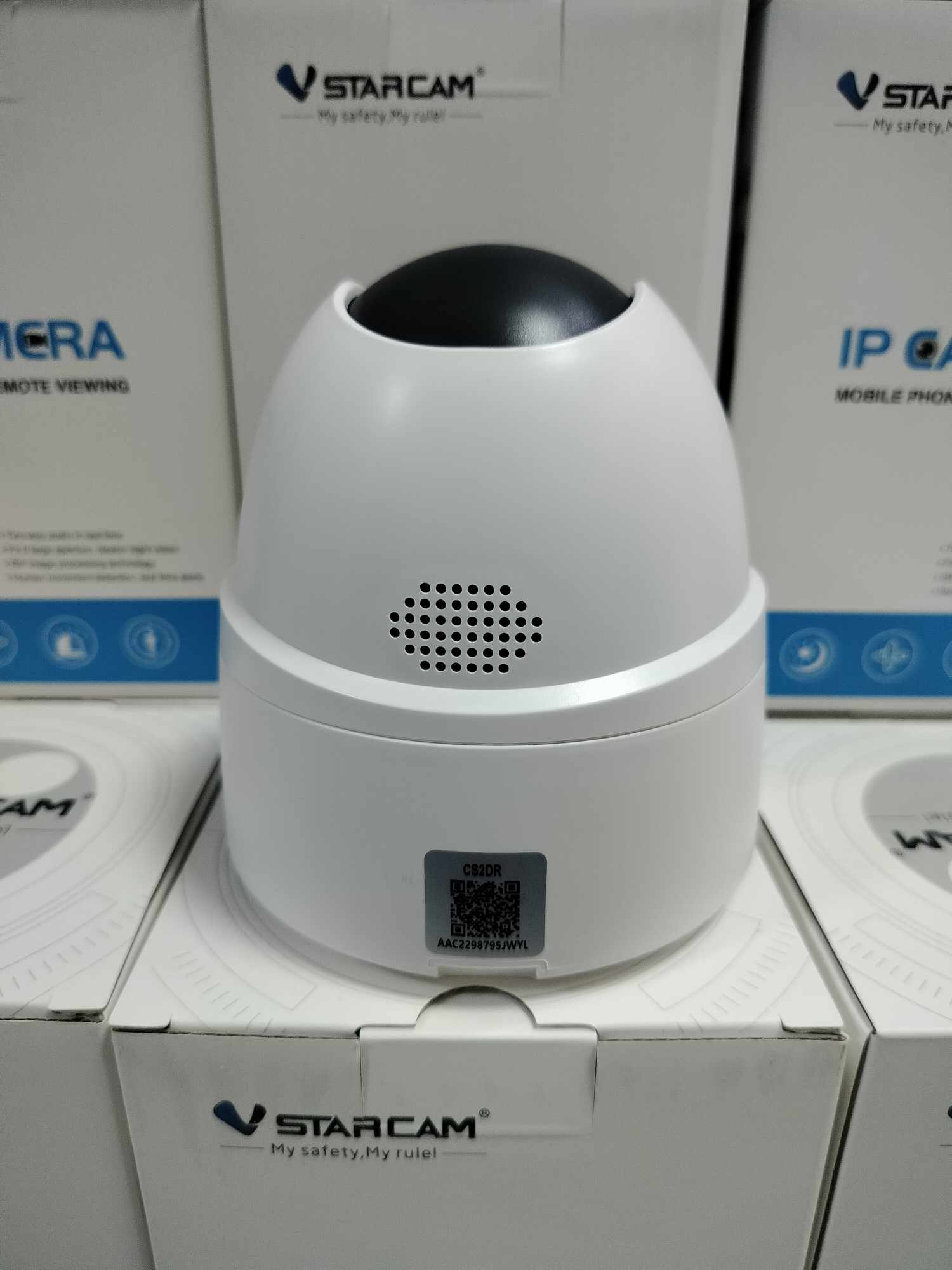 Vstarcam Vstarcam กล้องวงจรปิดใช้ภายในแบบ2เลนส์ ความคมชัด5ล้าน WIFIในตัว ดูผ่านมือถือพูดคุยโต้ตอบได้ ขาว