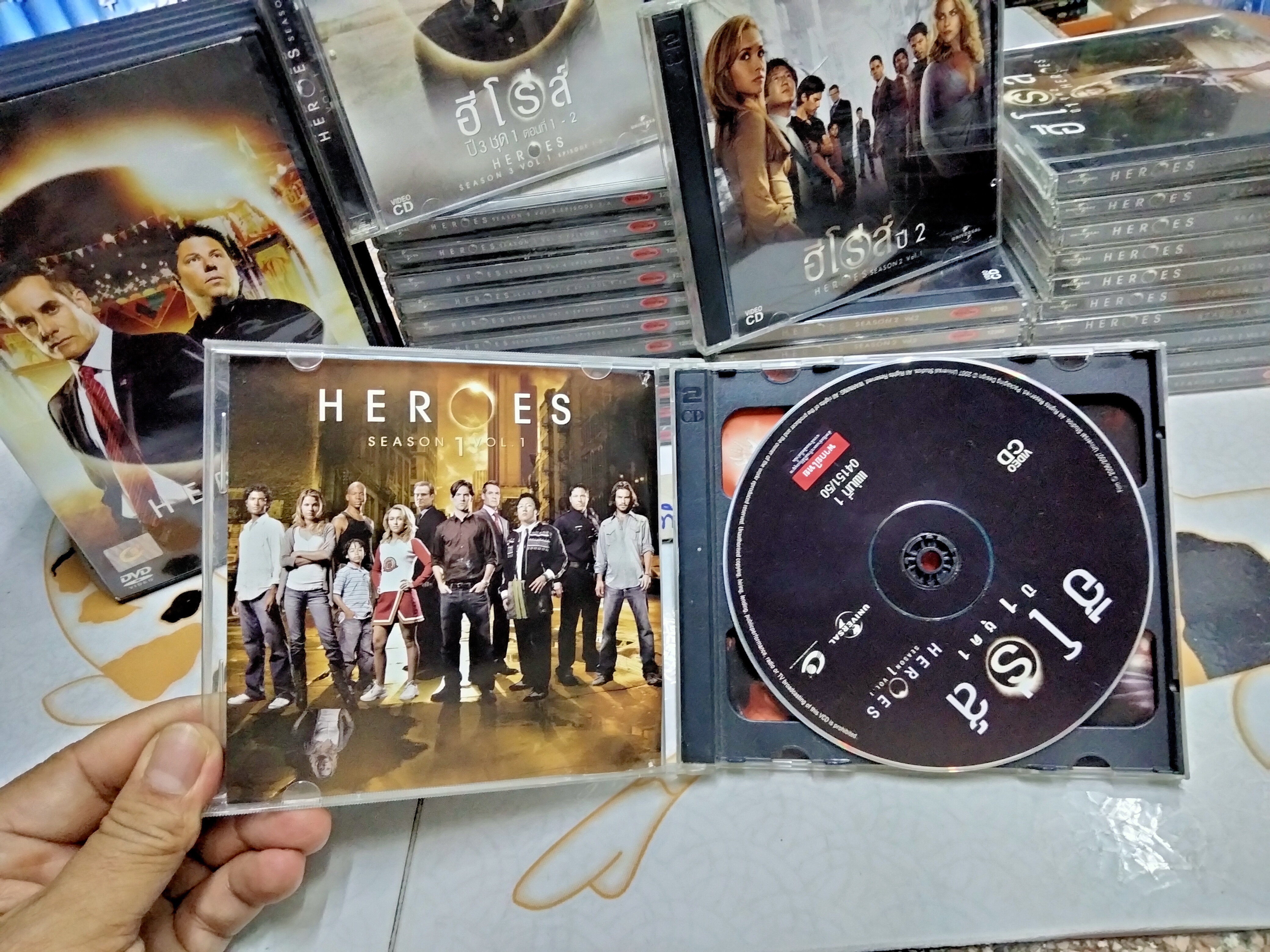 ฮีโร่ส์ ทีมหยุดโลก ซีซั่น 1-4 Heroes season 1-4 (แผ่น VCD + DVD จากร้านเช่า)