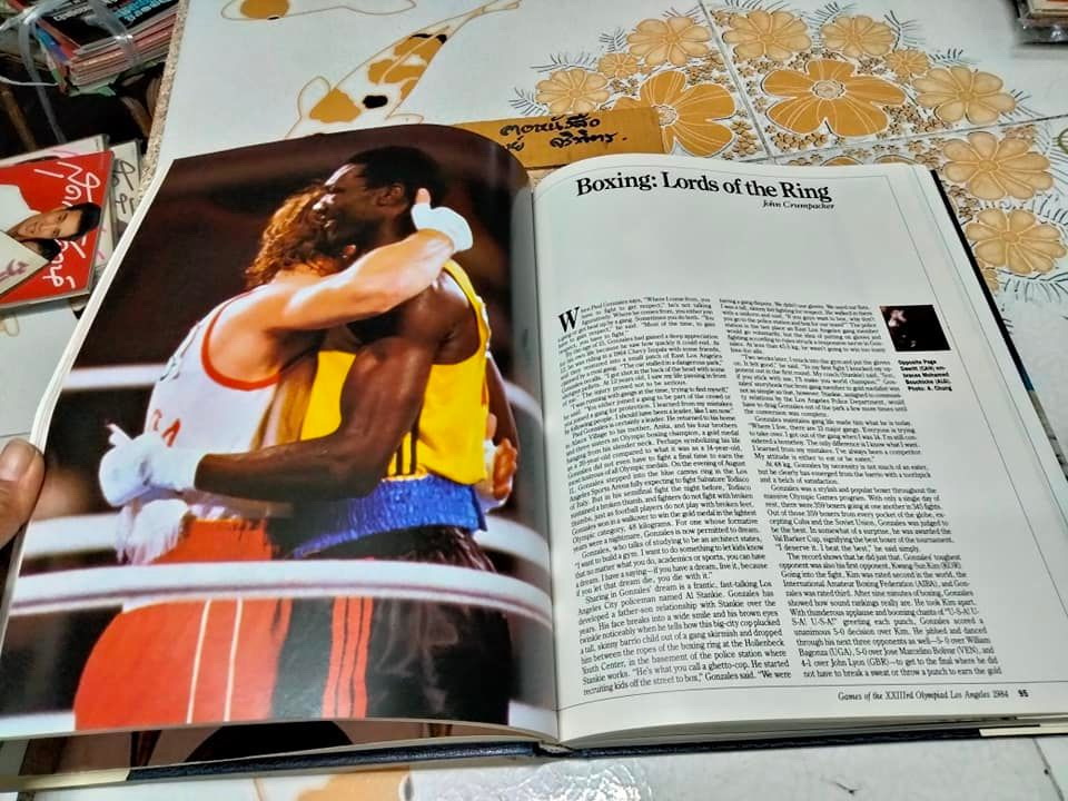 Games of the XXIIIrd Olympiad Los Angeles 1984 Commemorative Book - หนังสือที่ระลึก มหกรรมกีฬาโอลิมปิกฤดูร้อนครั้งที่ 23 ประจำปี ค.ศ. 1984 (พ.ศ. 2527)