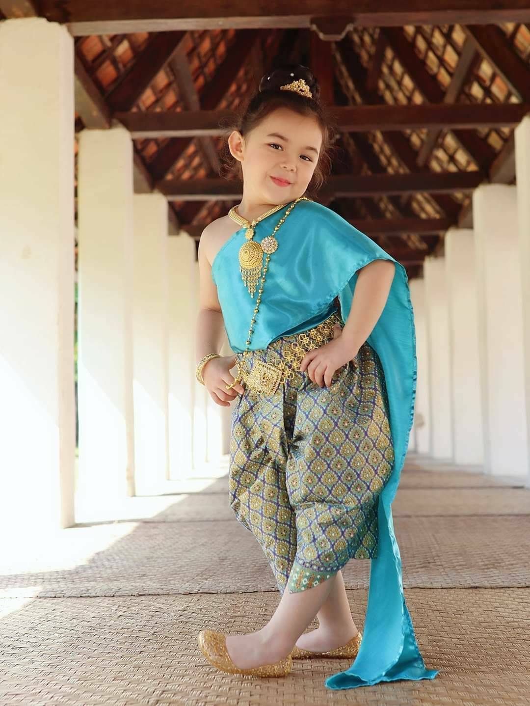 ชุดไทยเด็กหญิง สไบกับโจงกระเบน