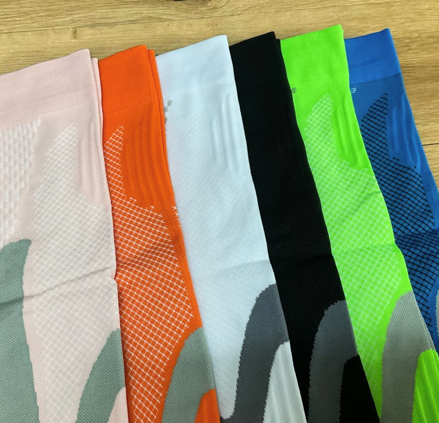 ถุงเท้าวิ่งแบบยาว Compression Socks Running หนานุ่มสำหรับวิ่งมาราธอนทุกระยะ (N77)