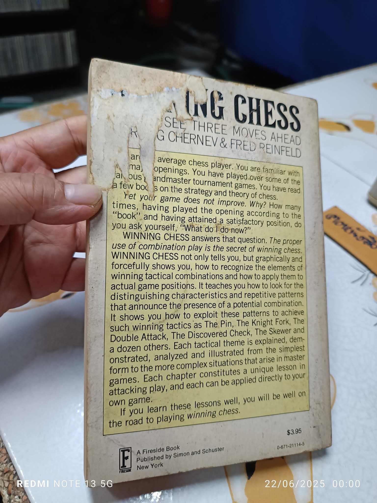 Winning Chess : How to See Three Moves Ahea เขียนโดย Irving Chernev และ Fred Reinfeld ,1975 ** ปกหลังมีรอยกระดาษติด