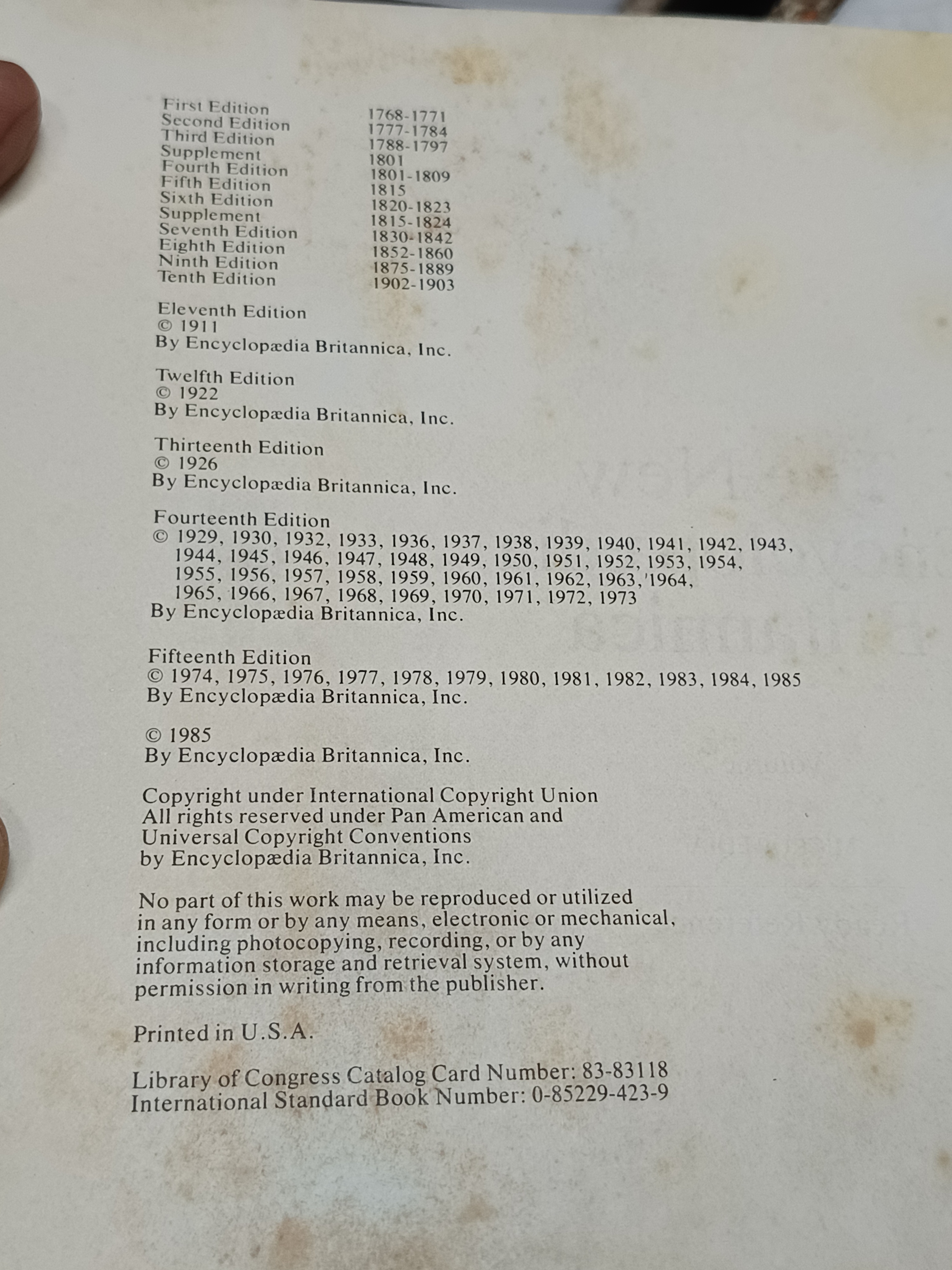 The New Encyclopedia Britannica Fifteenth Edition (1985) Volumes 1-29 + 2 “Index” Books (A-K, L-Z) ** มีตำหนิ