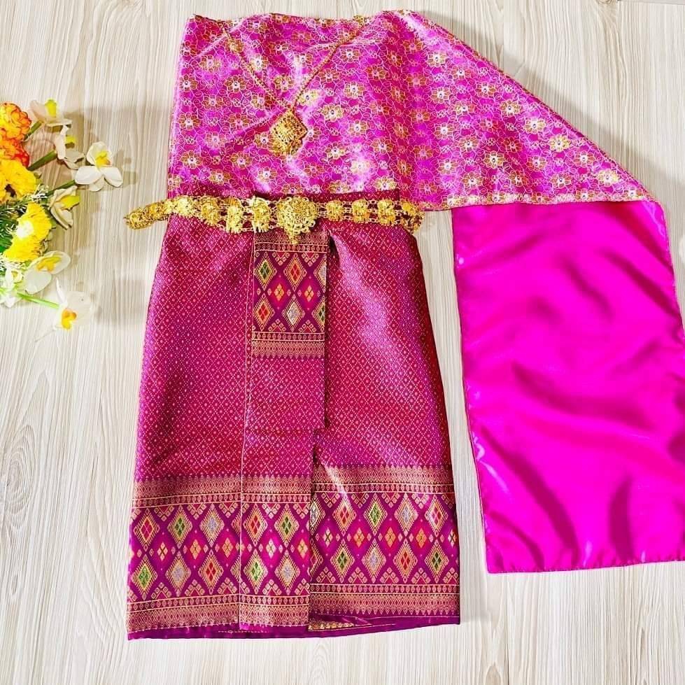 ชุดไทยเด็กหญิง สไบกับผ้าถุง