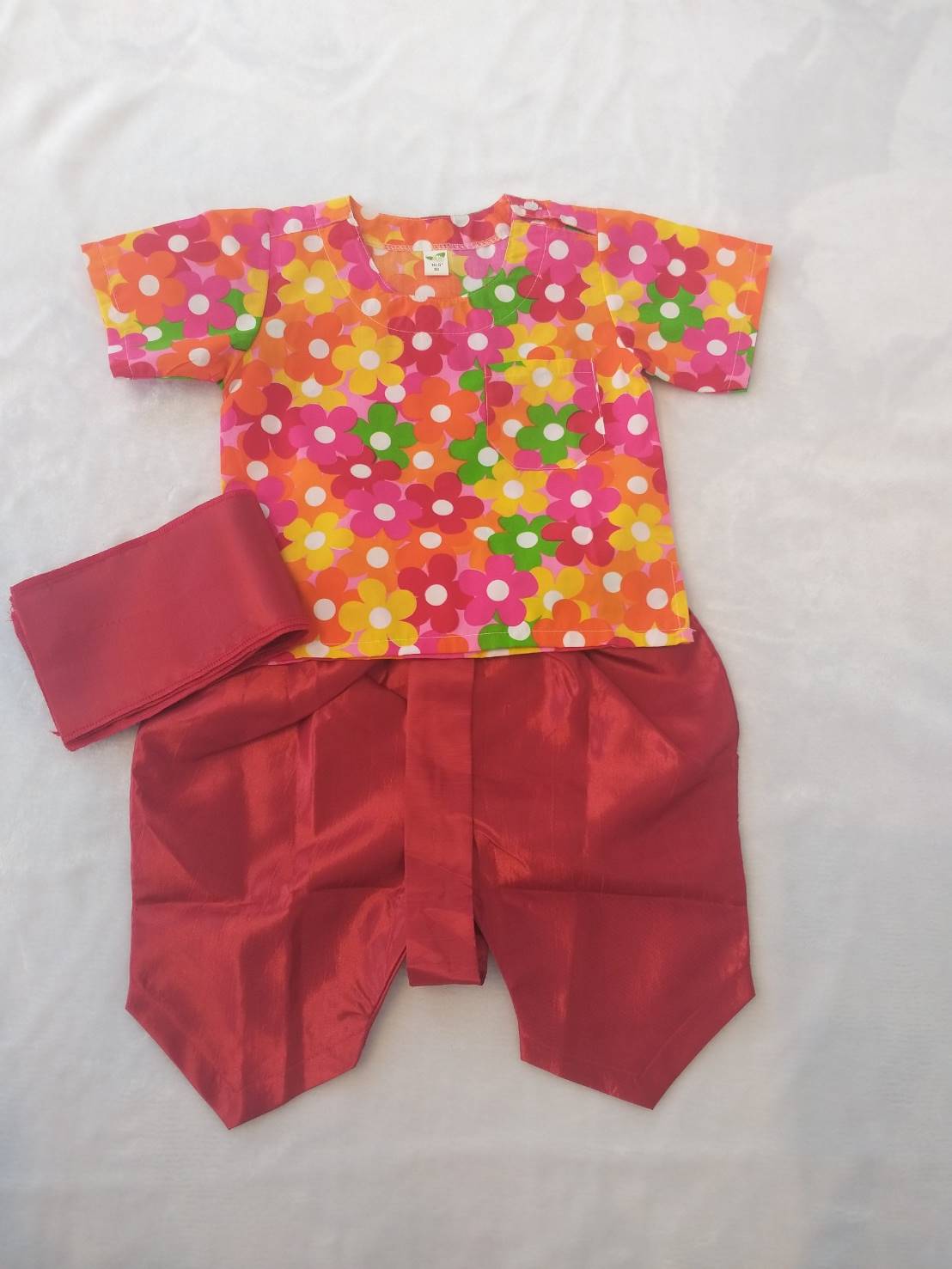 ชุดไทยเด็กชายลายดอก