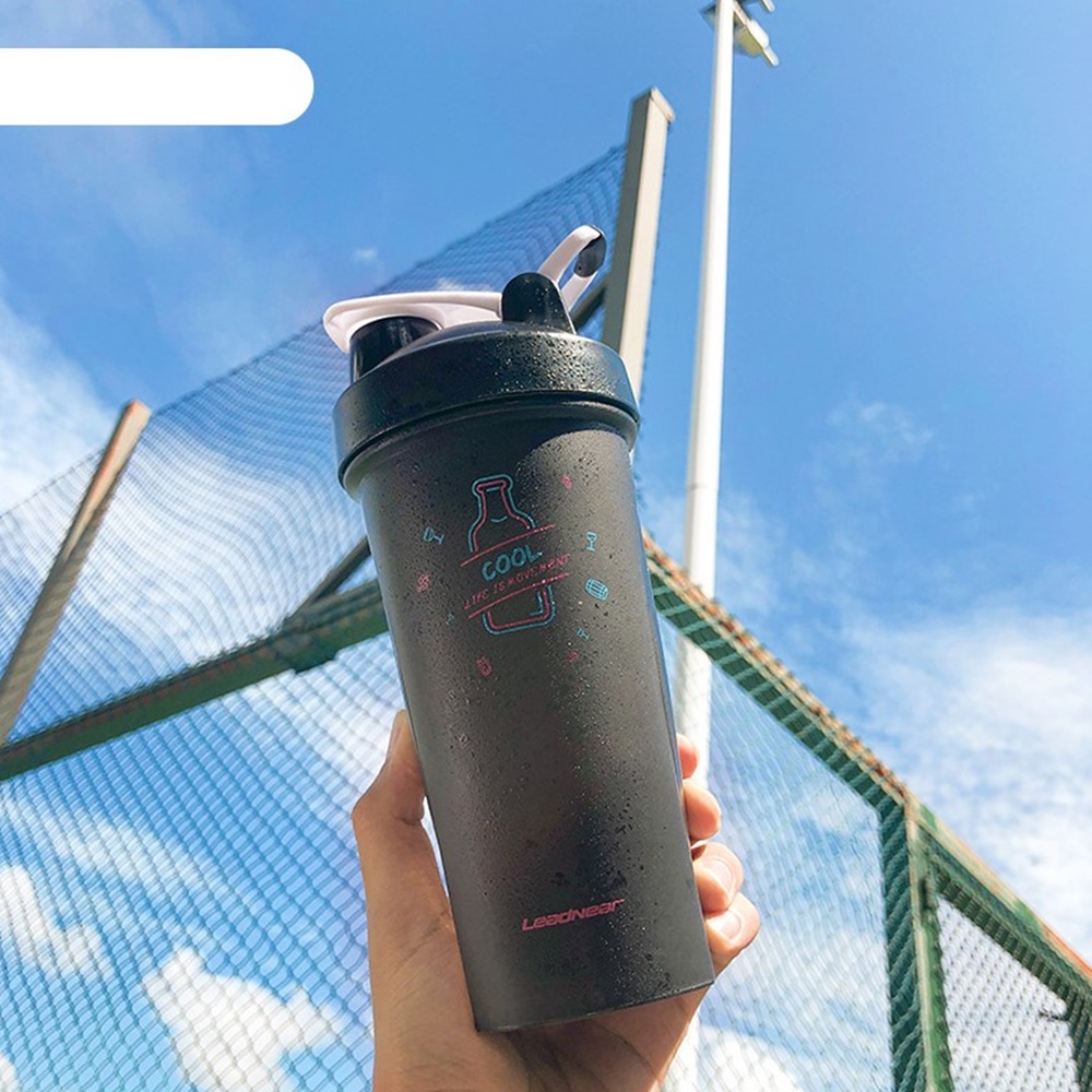 ขวดน้ำพกพาขนาด 500 600 700 ml ฟรีตะกร้อเขย่าในขวดน้ำและชุดอุปกรณ์ทำความสะอาด 1ชุด (L23)