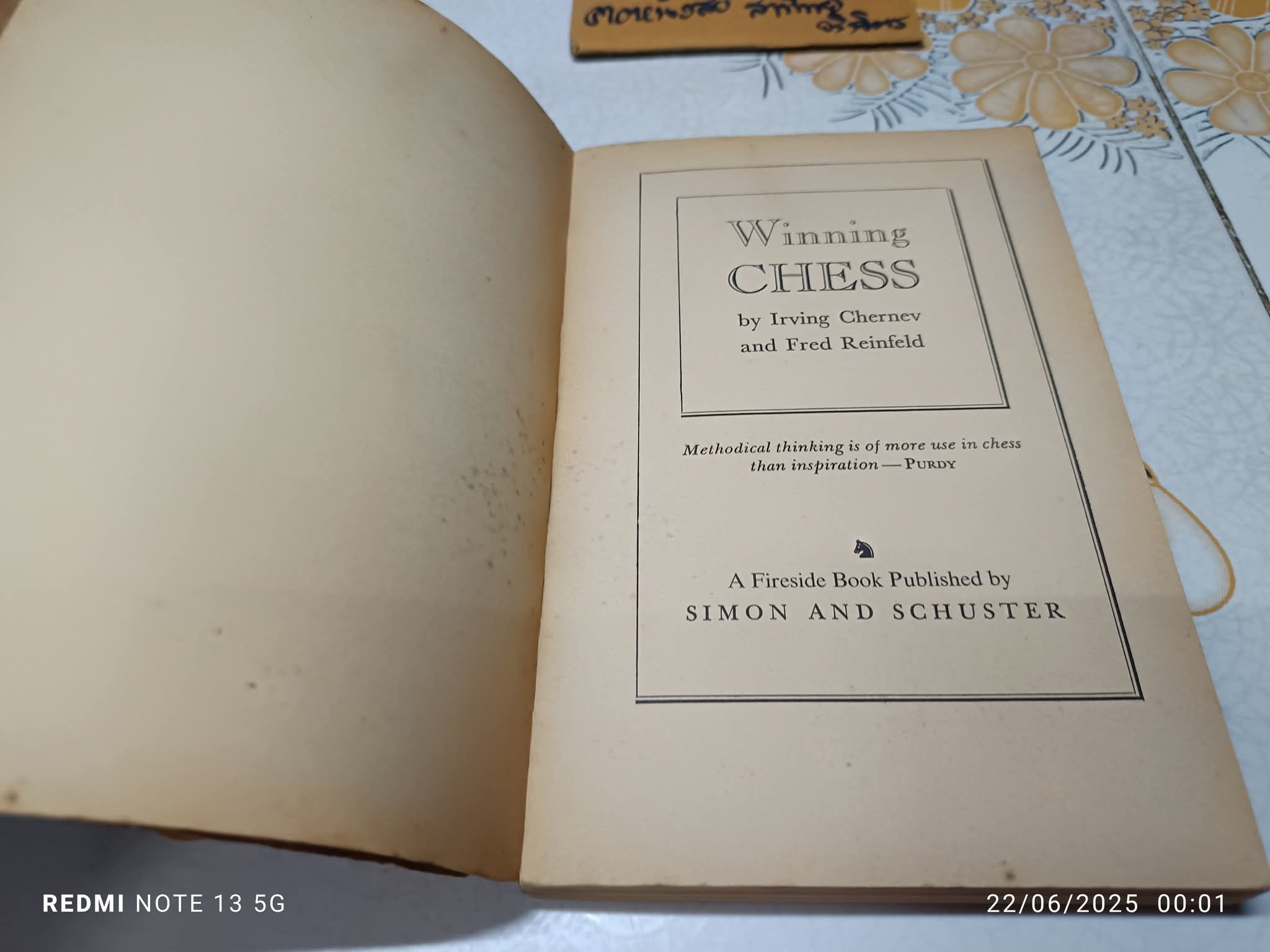 Winning Chess : How to See Three Moves Ahea เขียนโดย Irving Chernev และ Fred Reinfeld ,1975 ** ปกหลังมีรอยกระดาษติด