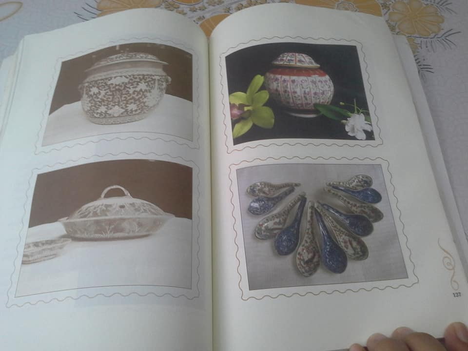 สีลม ย่าหยา และตำราอาหาร โดย นวพร เรืองสกุล (หนังสือมีคราบน้ำ มีรอยตำหนิ) **สินค้าหมด**