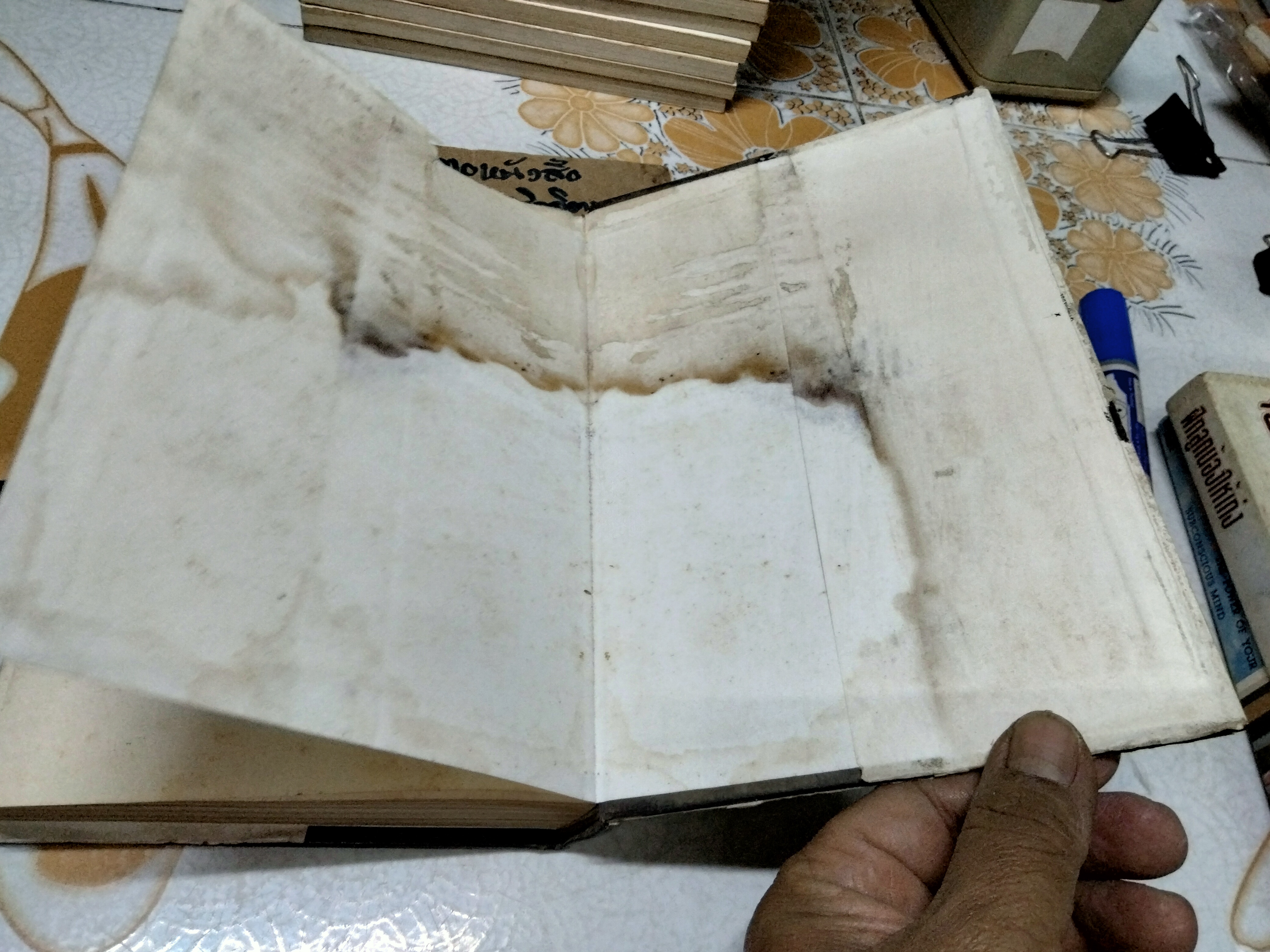 Handbook of Operational Amplifier Circuit Design by Stout, David F., Kaufman, Milton(1976) Hardcover **หนังสือโดนน้ำ **สินค้าหมด**