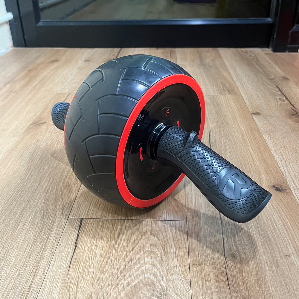 ลูกกลิ้งบริหารหน้าท้อง ฝึกกล้ามท้อง ด้านในลูกล้อมีสปริงในตัว ช่วยให้ง่ายในจังหวะดึงตัวกลับ (J8)