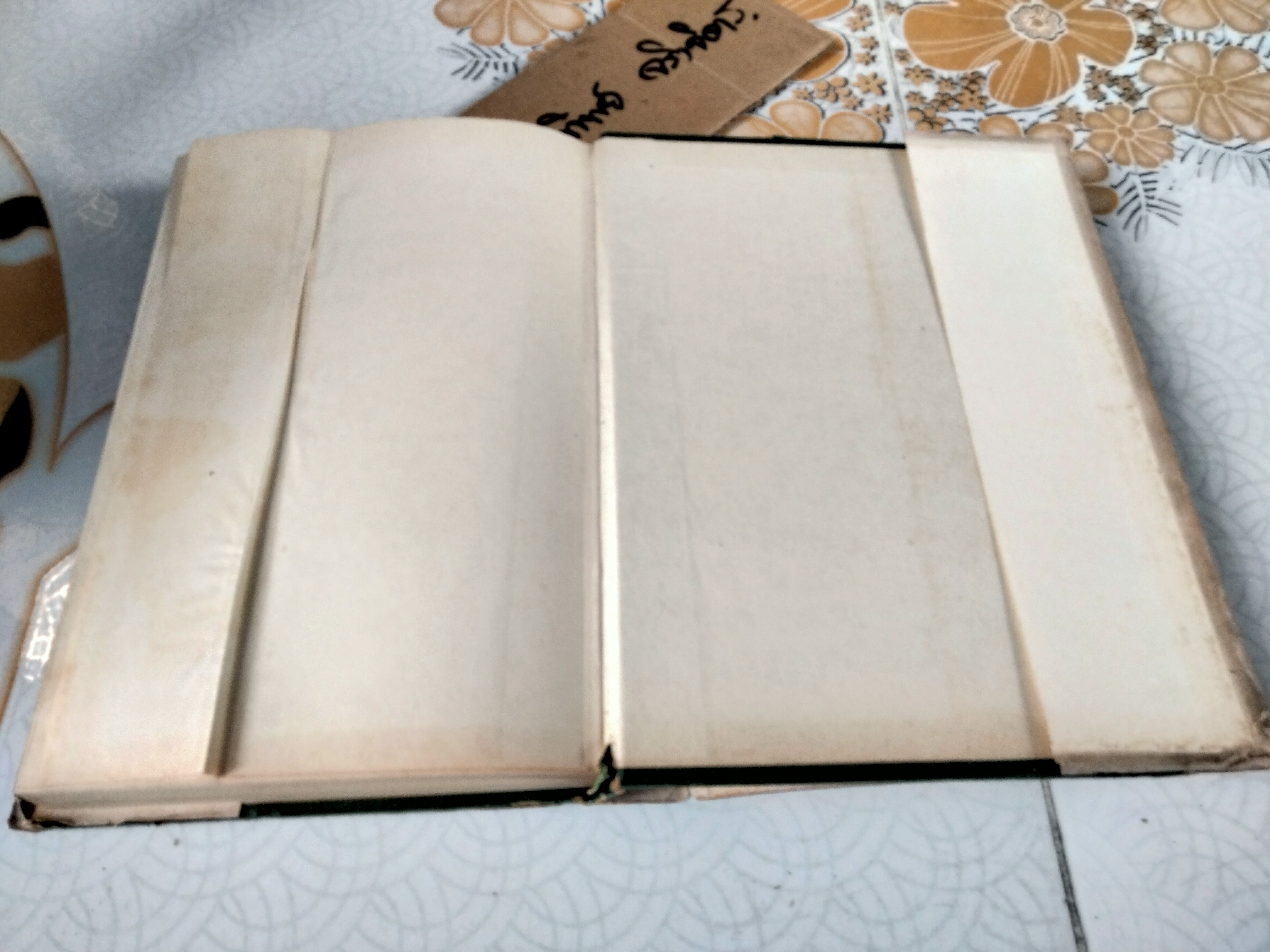 บุษบาบรรณ โดย ดอกไม้สด