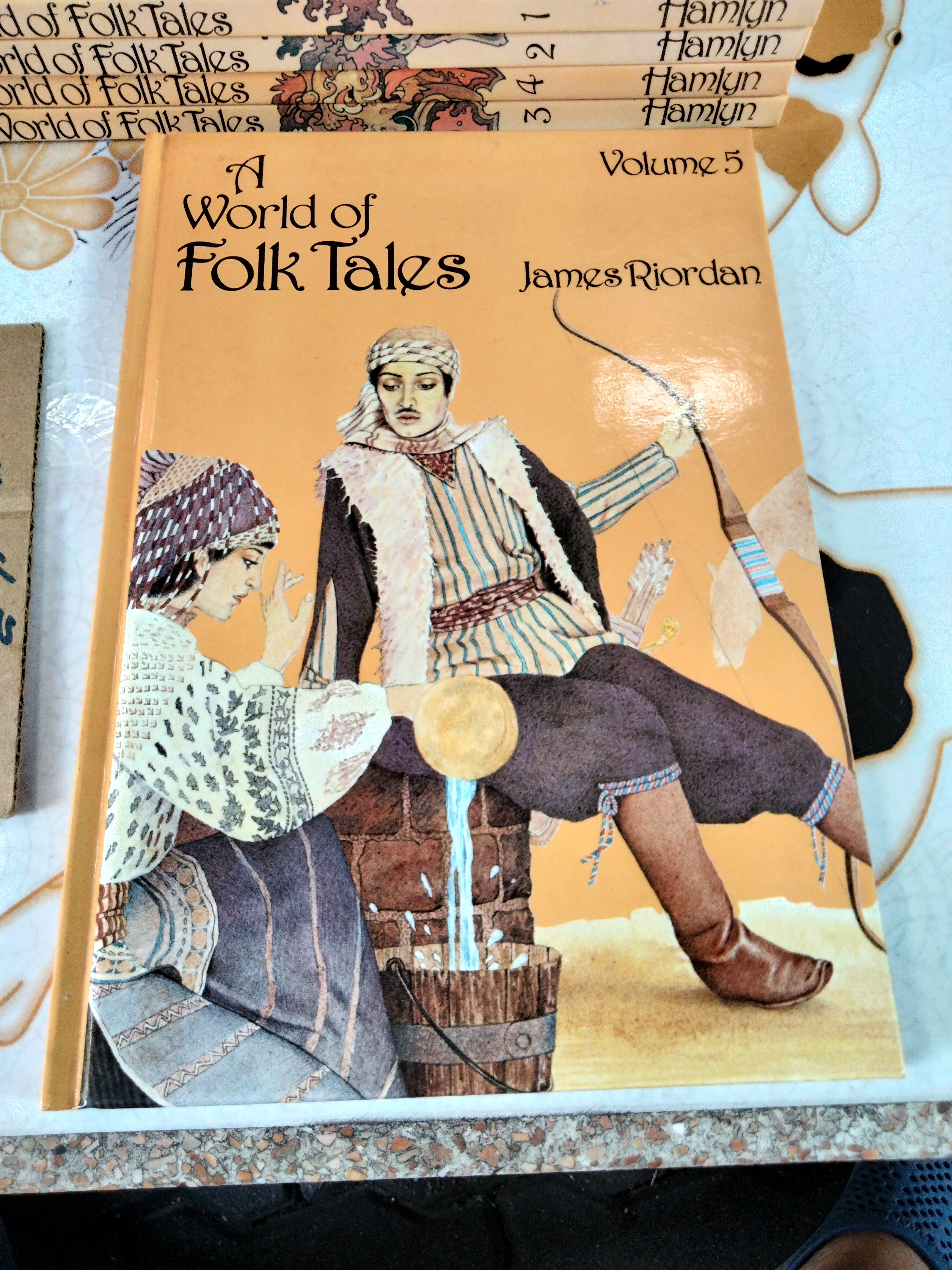 A WORLD OF FOLK TALES (5 เล่ม Box set) by JAMES RIORDAN