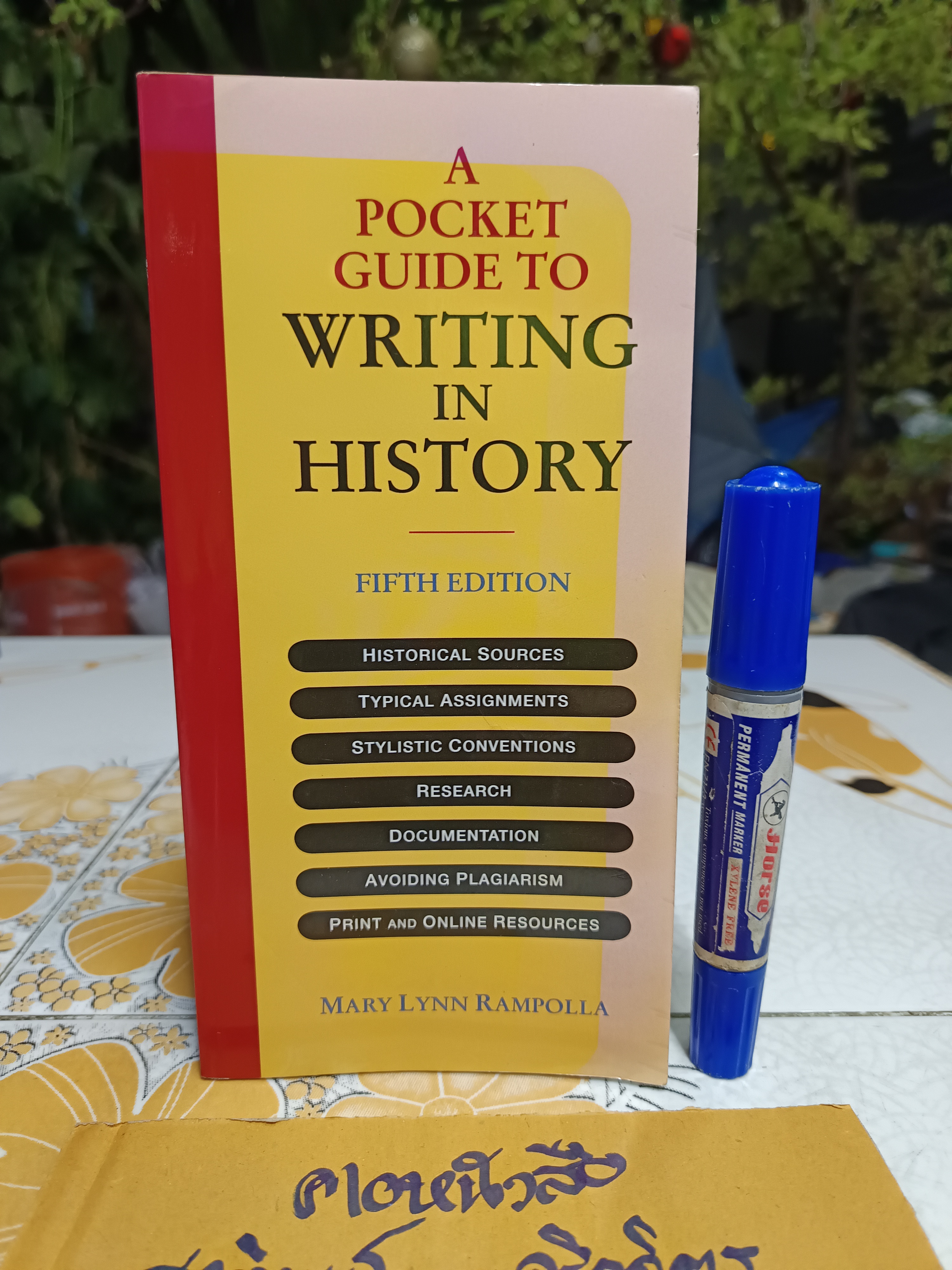 A Pocket Guide to Writing in History by Rampolla, Mary Lynn