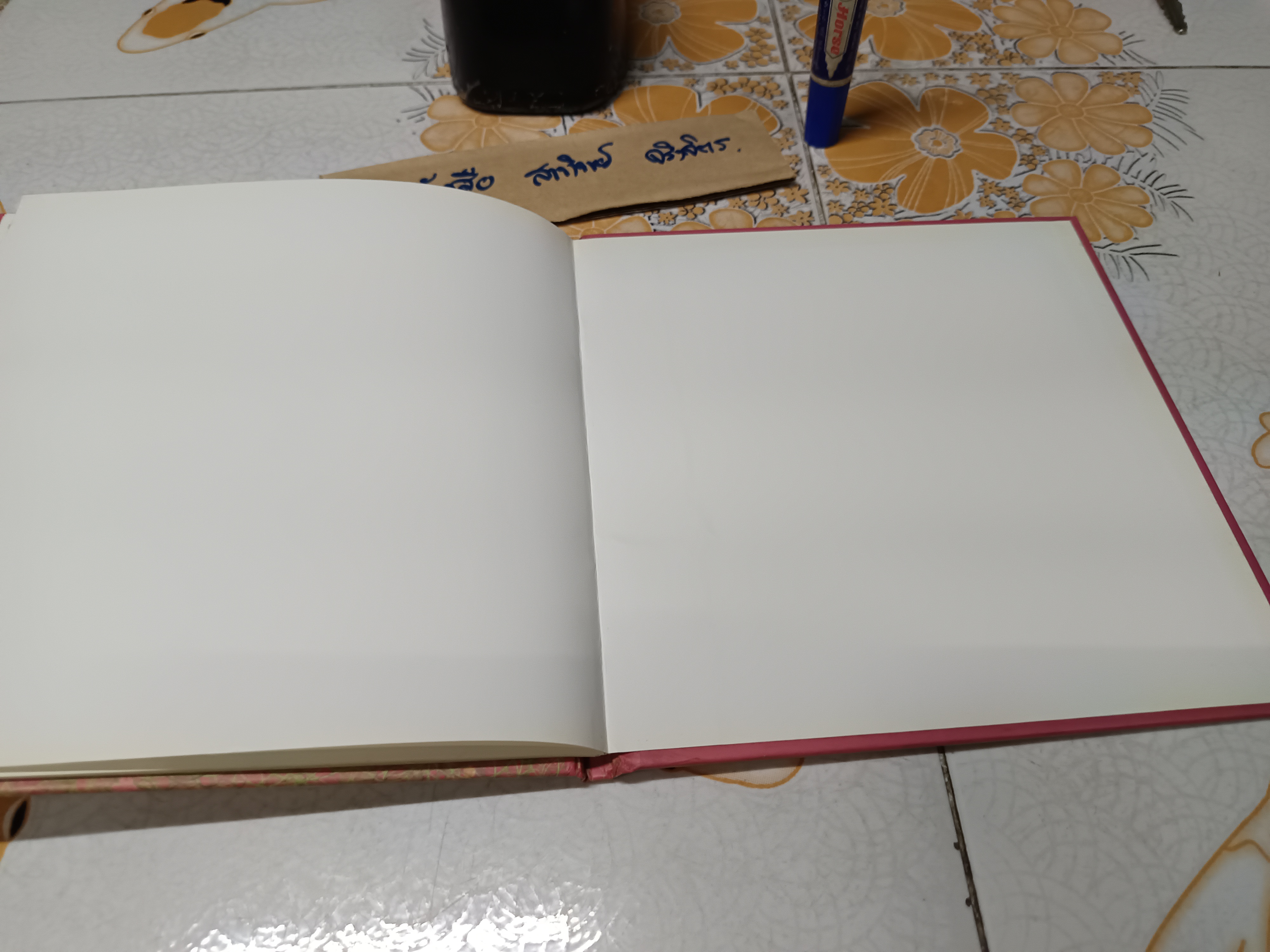 ดอกไม้สีชมพูของหนูชม หนังสือชุด นิทานแม่ช้อง - ช้องมาศ ราชภัณฑารักษ์ เรื่อง, พัดชา ศุภนิมิตร ภาพ