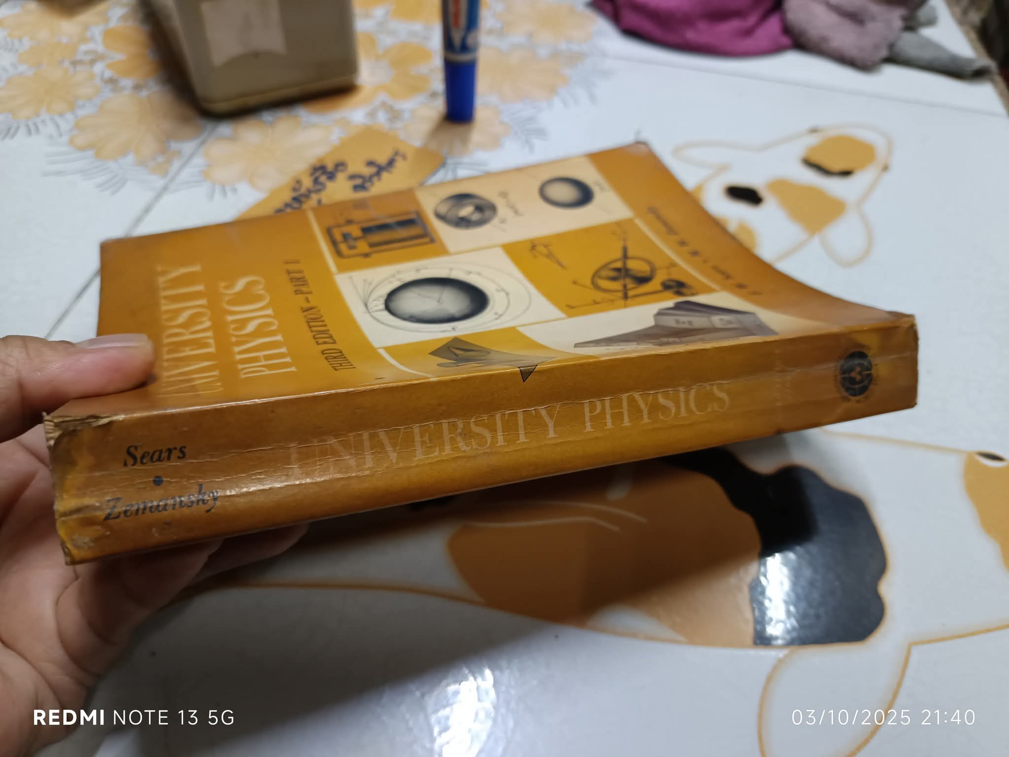 UNIVERSITY PHYSICS - Third Edition - Part 1 by Francis W. Sears and Mark W. Zemansky พิมพ์ปี 1967