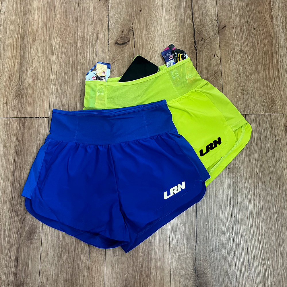 กางเกงวิ่งเทรล 2.5" ผู้หญิง กางเกงวิ่งมาราธอนผู้หญิง มีกระเป๋าใส่ของได้รอบเอว (G16)