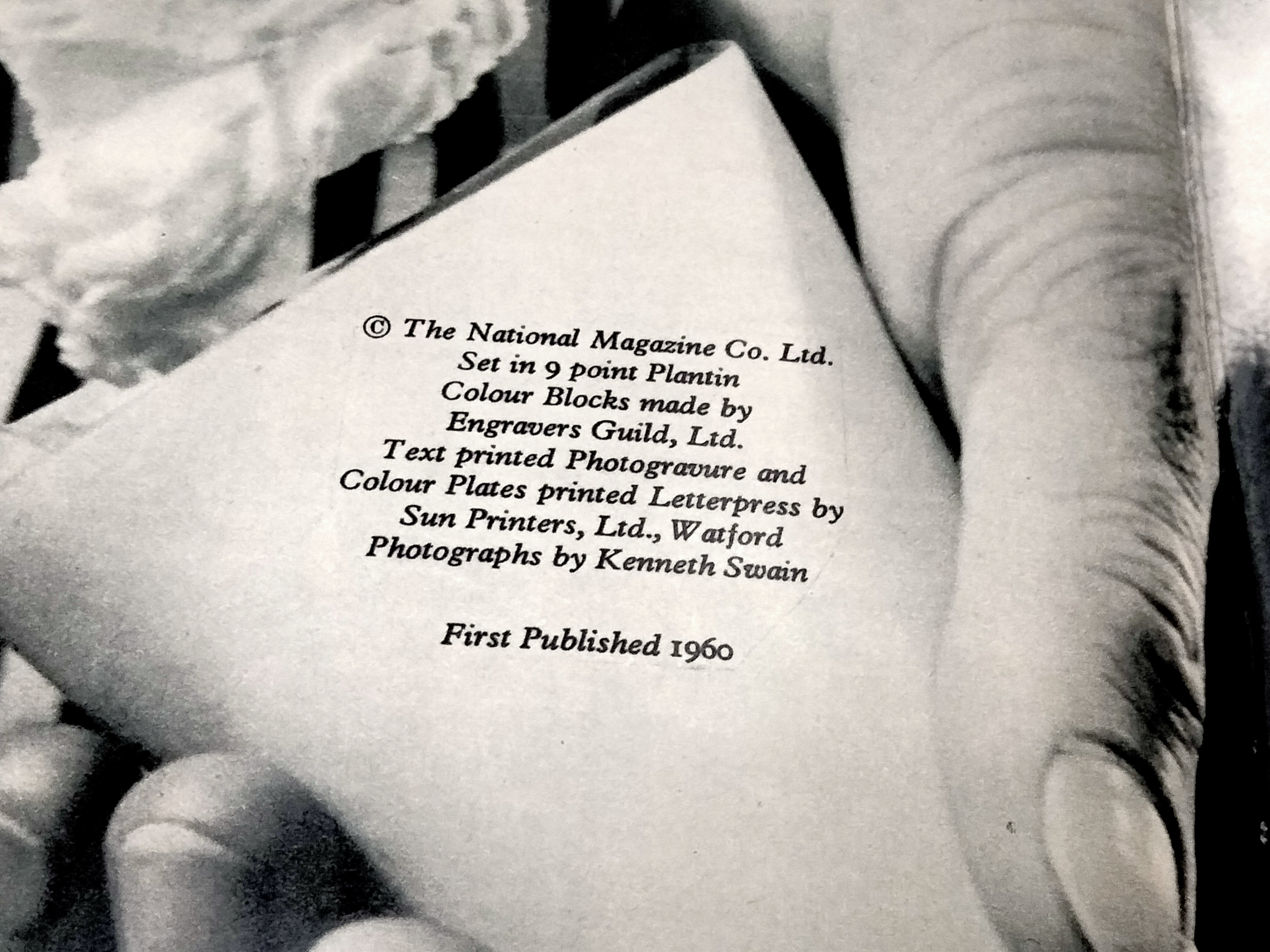 GOOD HOUSEKEEPING'S - CAKES & PASTIES FIRST PUBLISHED 1960, LOOK VINTAGE **สินค้าหมด**