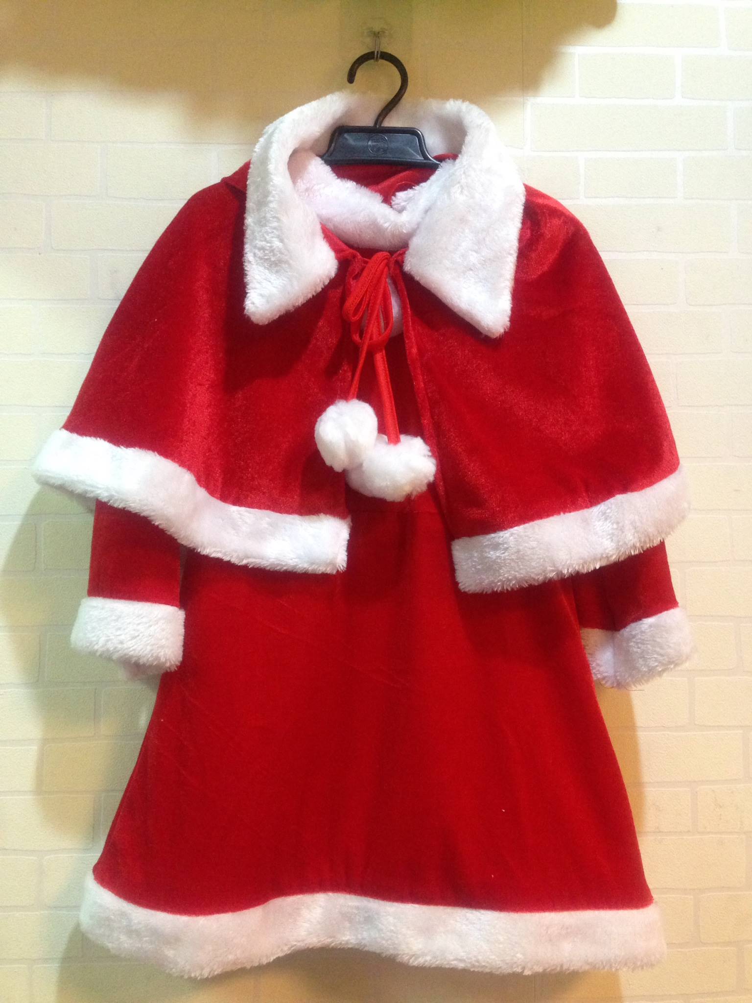 ชุดแซนตี้ผ้ากำมะหยี่แดง ขนฟูสีขาว