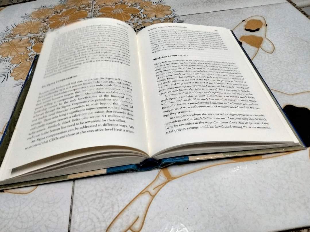 Six Sigma - The Breakthrough Management Strategy Revolutionizing the World's Top Corporations **สินค้าหมด**