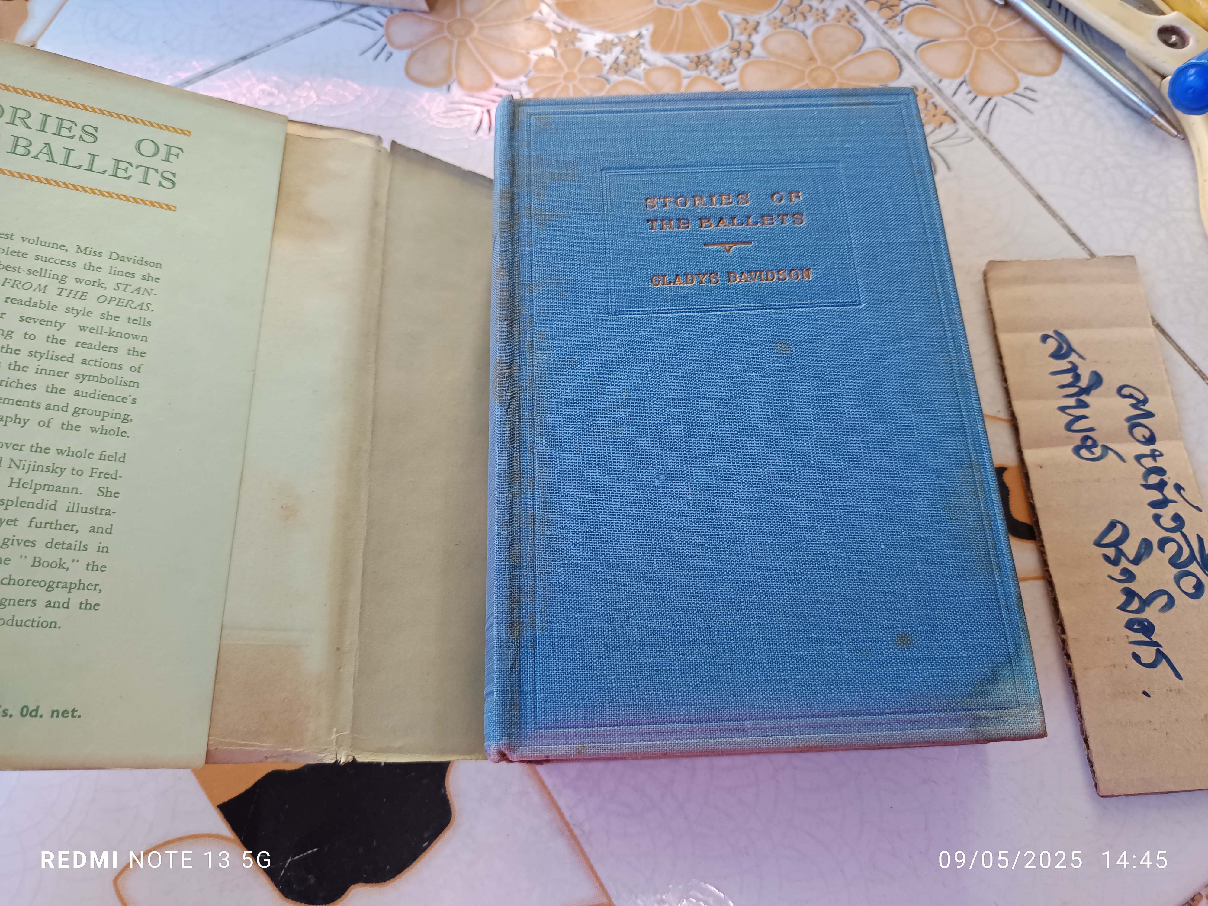 STORIES OF THE BALLETS (Hardcover). Gladys Davidson Published by T. Werner Laurie, London, 1951.