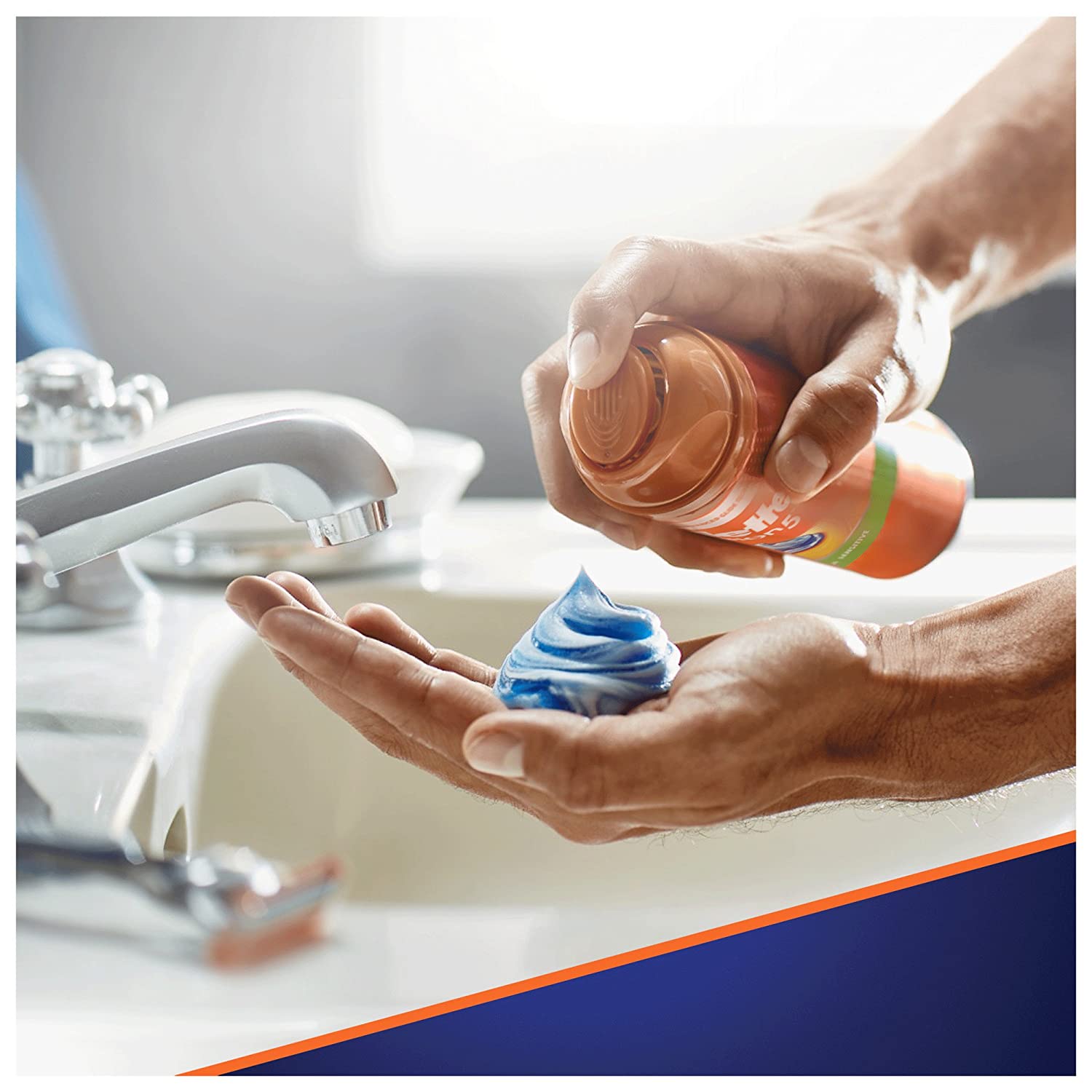 Gillette® Fusion5 Ultra Moisturizing Shave Gel 198g ยิลเลตต์ เจลโกนหนวด สำหรับผิวบอบบาง