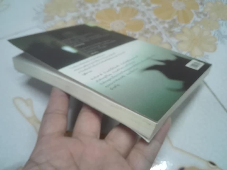 อยู่กับผี โดย หลวงเมือง (สำราญ ทรัพย์นิรันดร์) - สนพ.มติชน จัดพิมพ์ครั้งแรก พ.ศ.2548 **สินค้าหมด**