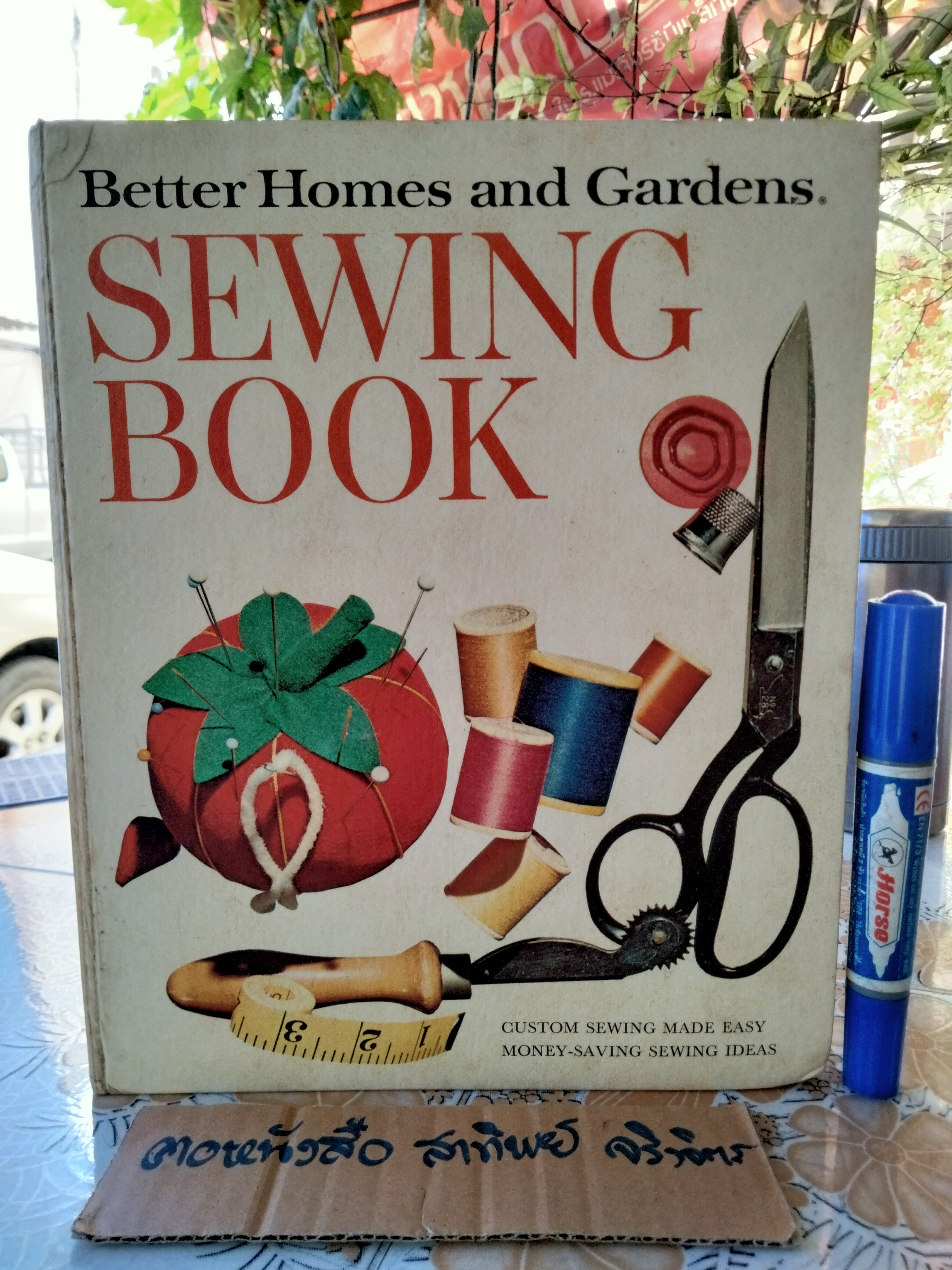 SEWING BOOK BETTER Homes & Gardens Vintage 1970 (ปกแข็ง สันห่วงเหล็ก)